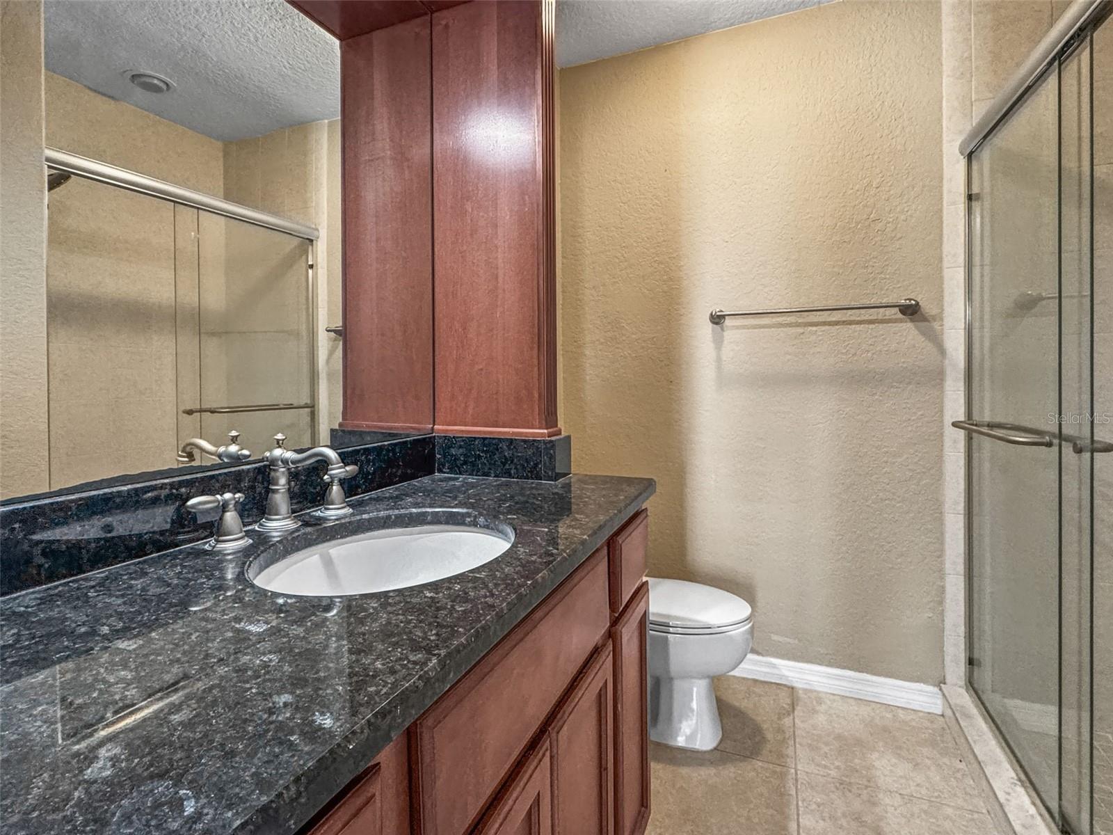 Image 29 of 48 For 704 Lyndhurst Street 624