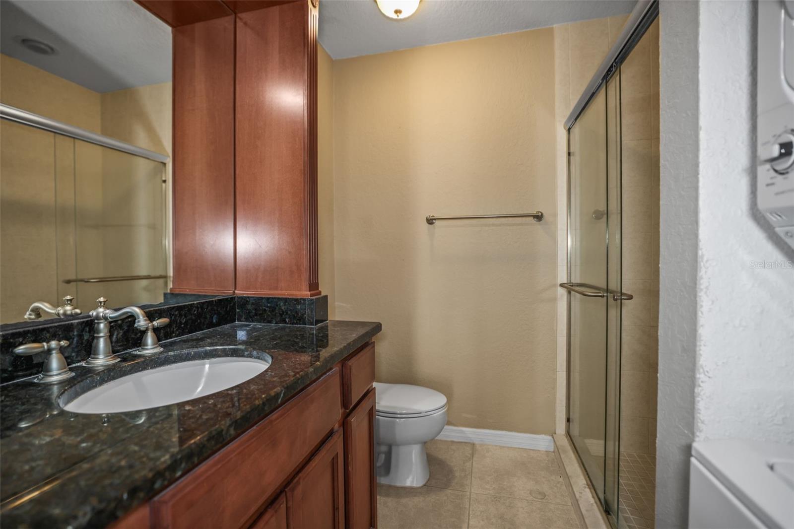 Image 30 of 48 For 704 Lyndhurst Street 624