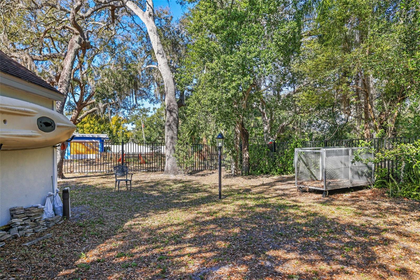 Image 38 of 48 For 704 Lyndhurst Street 624