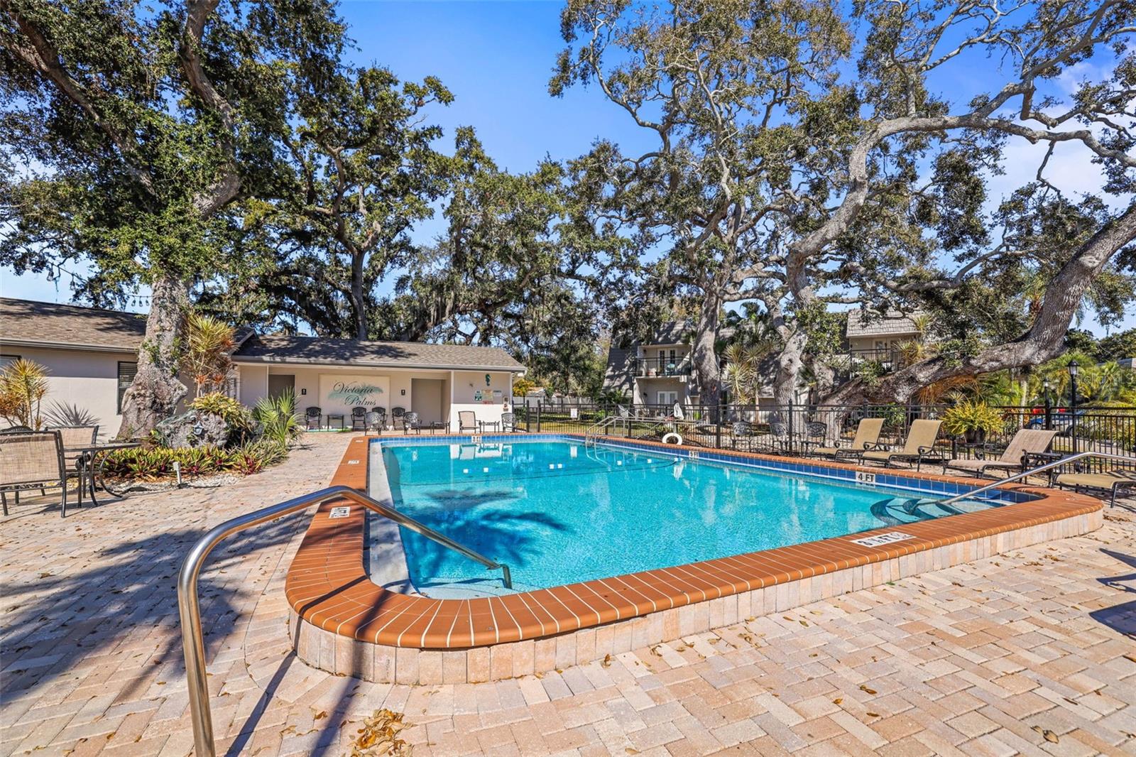 Image 42 of 48 For 704 Lyndhurst Street 624