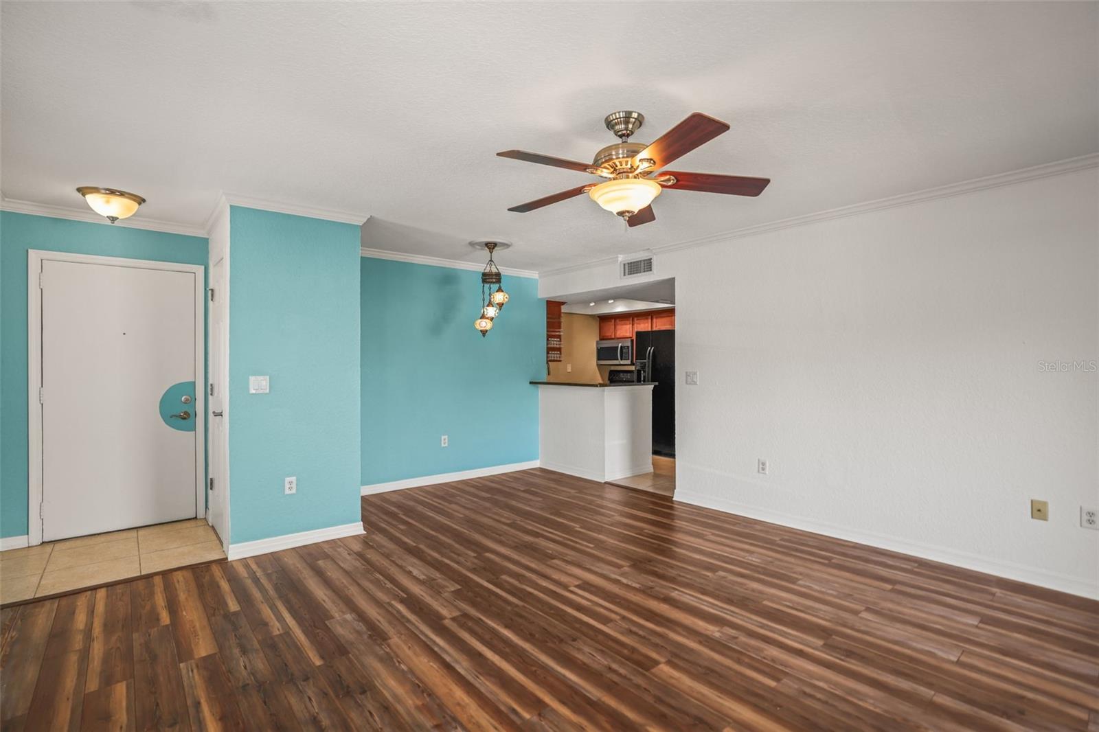 Image 5 of 48 For 704 Lyndhurst Street 624