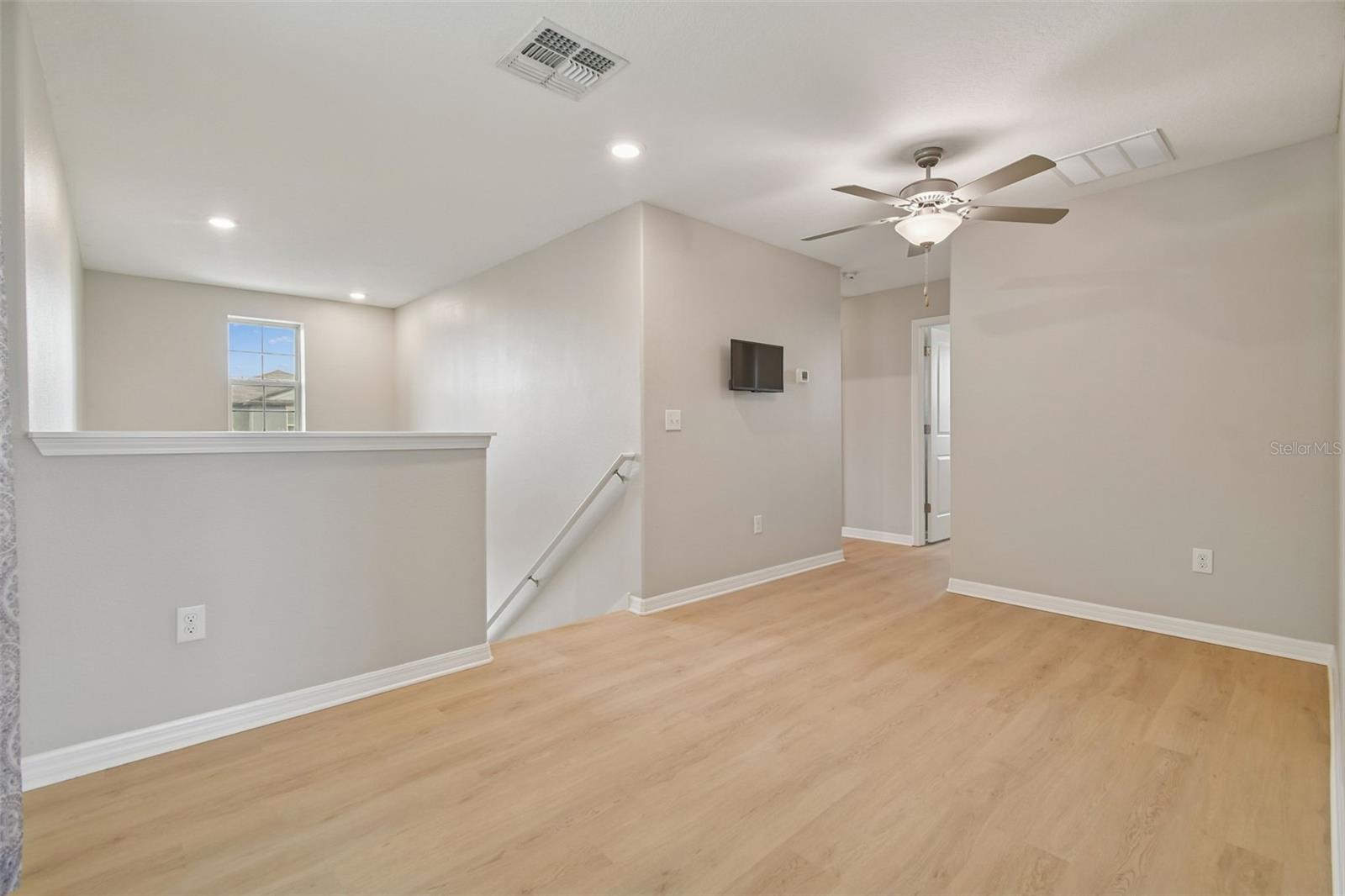 Image 11 of 48 For 15718 Fort Island Place