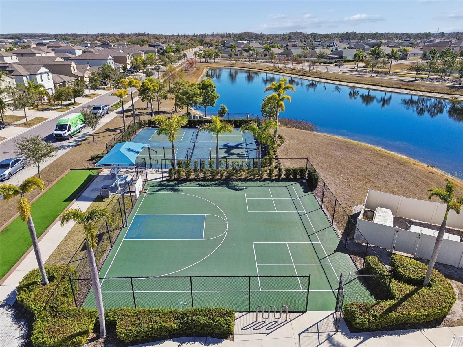 Image 33 of 48 For 15718 Fort Island Place