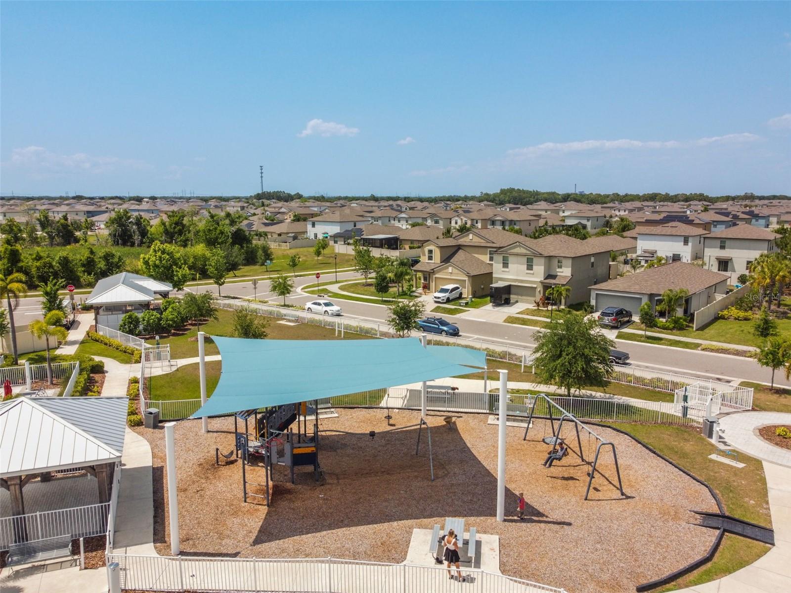 Image 43 of 48 For 15718 Fort Island Place