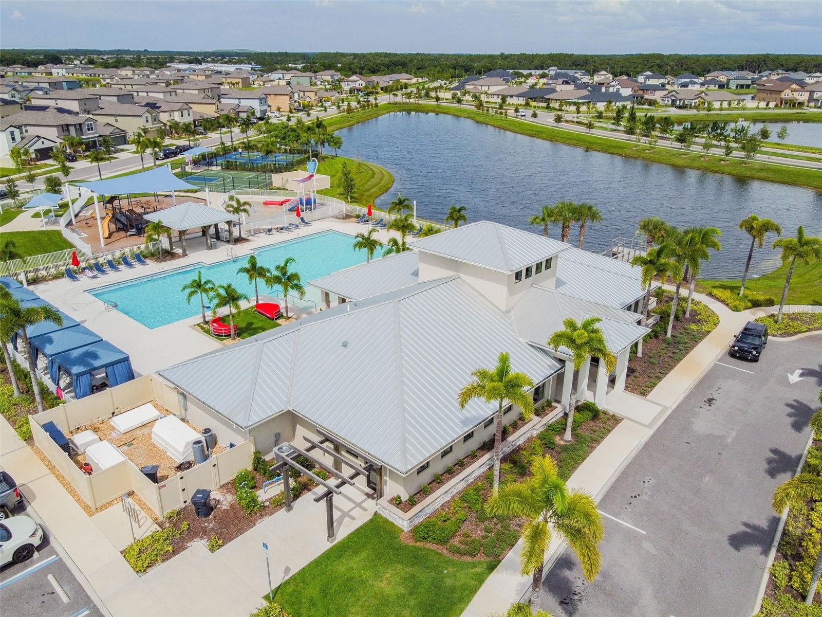 Image 44 of 48 For 15718 Fort Island Place