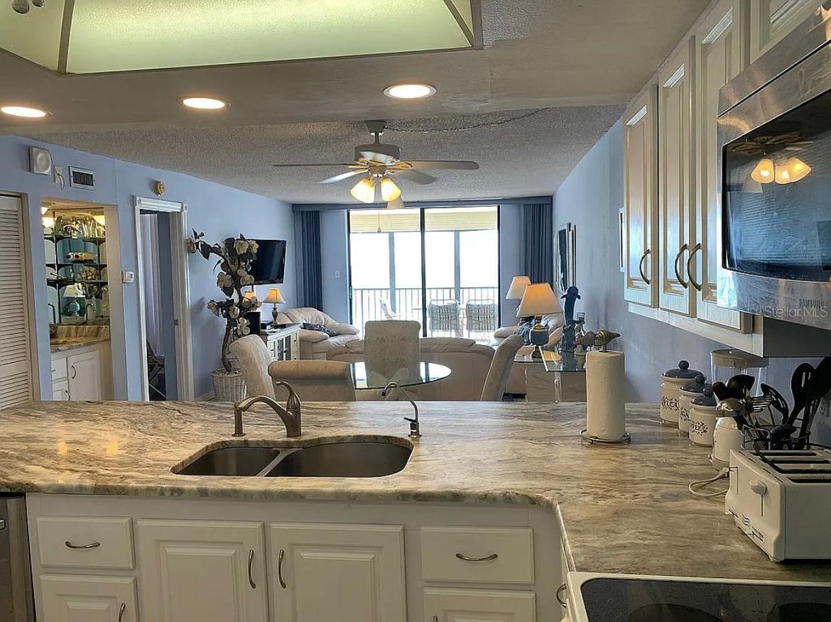 Image 5 of 19 For 20040 Gulf Boulevard 302