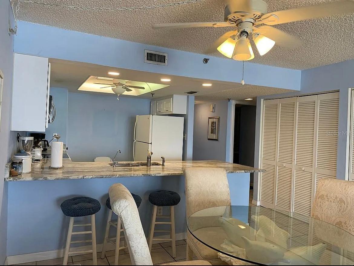 Image 6 of 19 For 20040 Gulf Boulevard 302