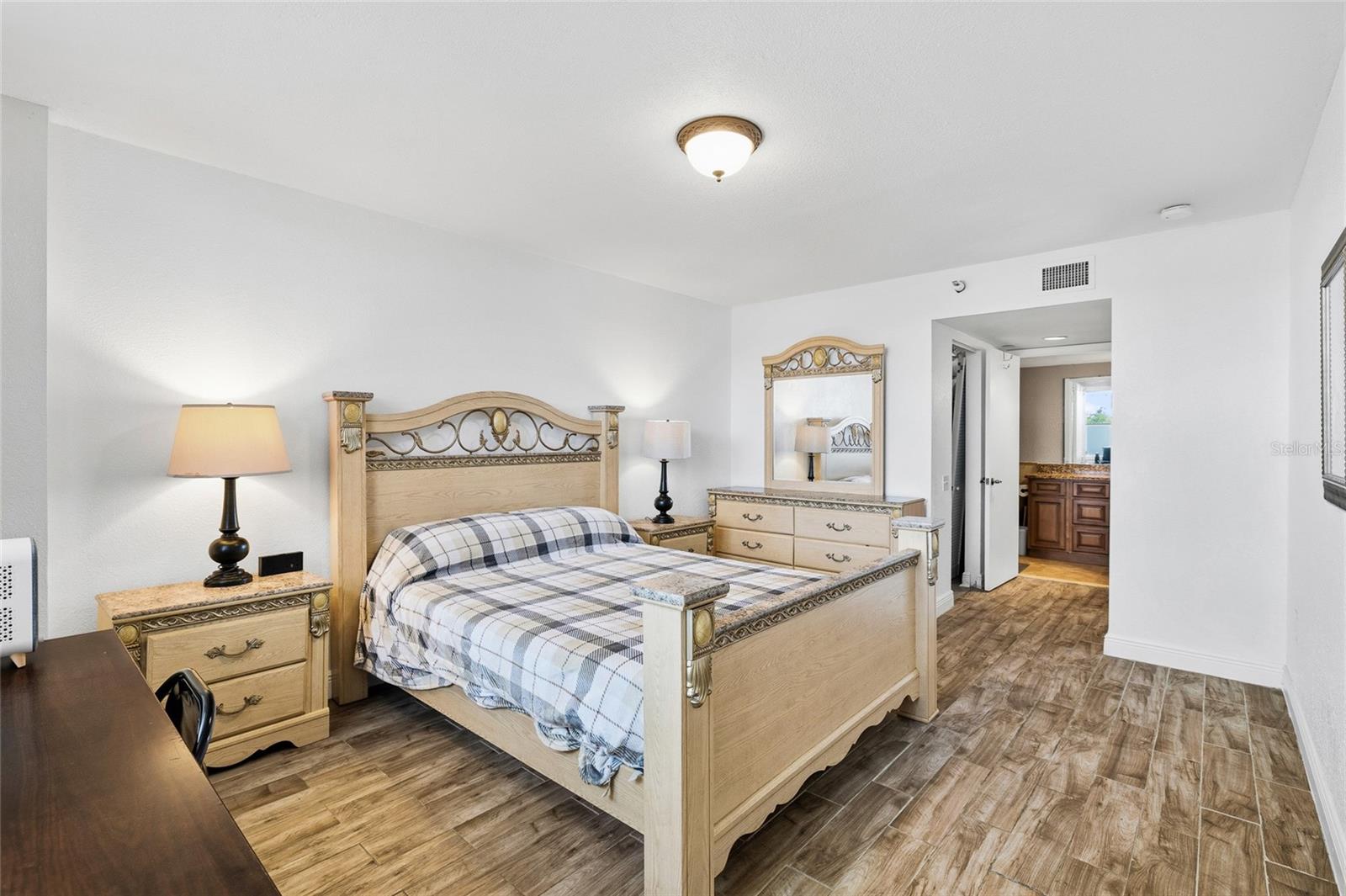 Image 12 of 49 For 2333 Feather Sound Drive A101