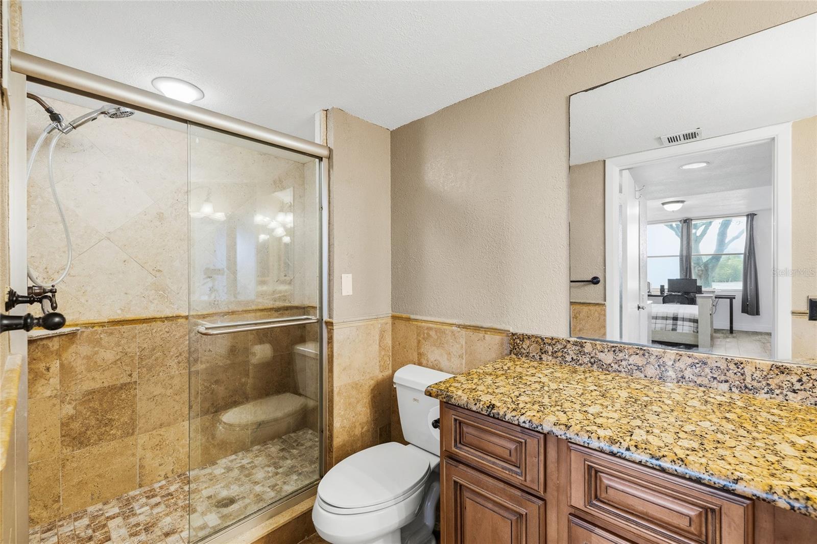 Image 15 of 49 For 2333 Feather Sound Drive A101