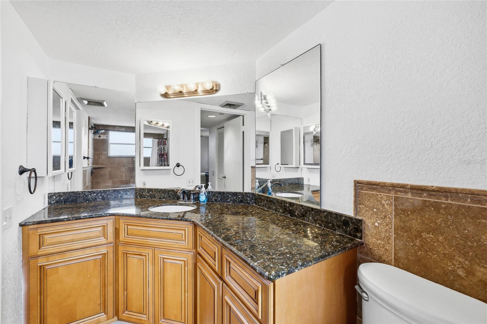 Image 5 of 49 For 2333 Feather Sound Drive A101