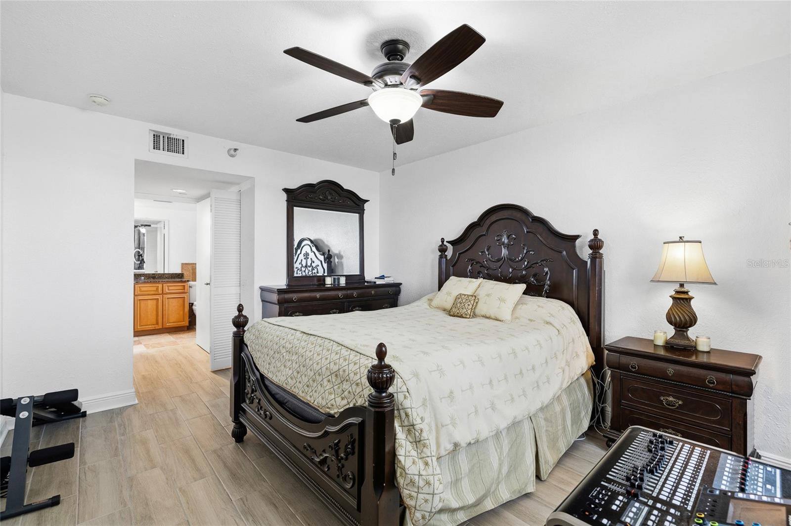 Image 9 of 49 For 2333 Feather Sound Drive A101