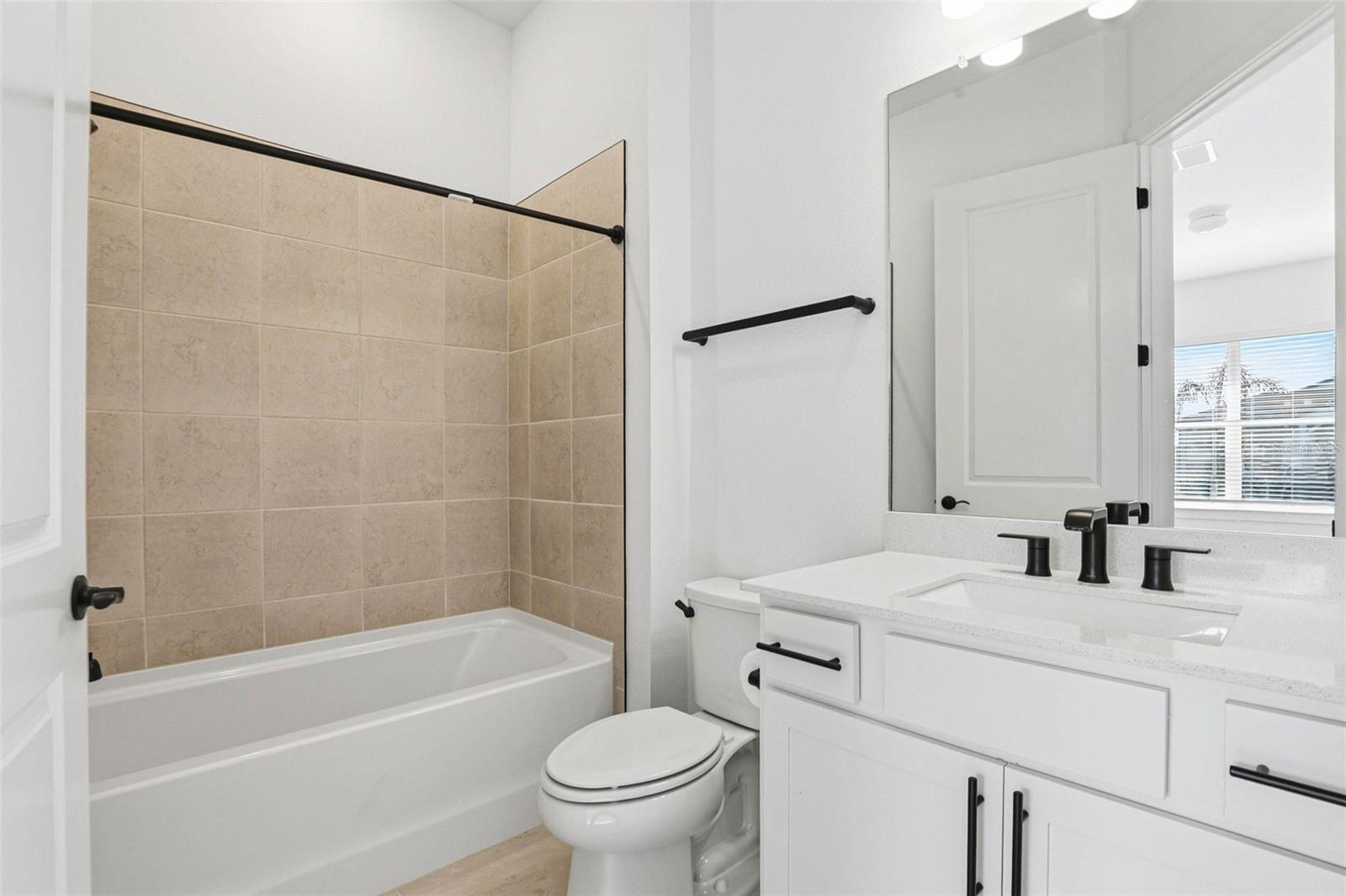 Image 23 of 90 For 6962 Jared Oaks Drive