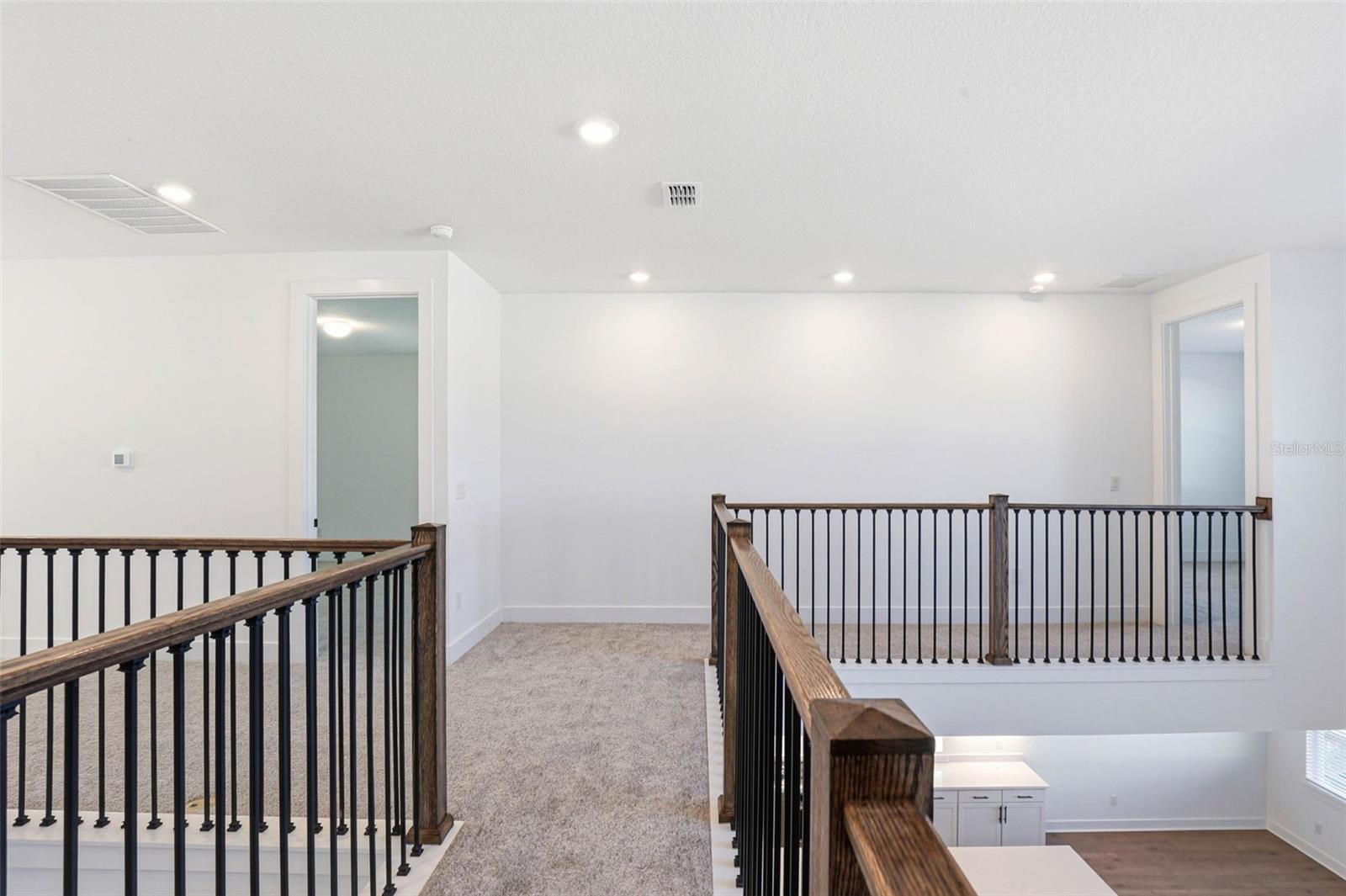 Image 46 of 90 For 6962 Jared Oaks Drive