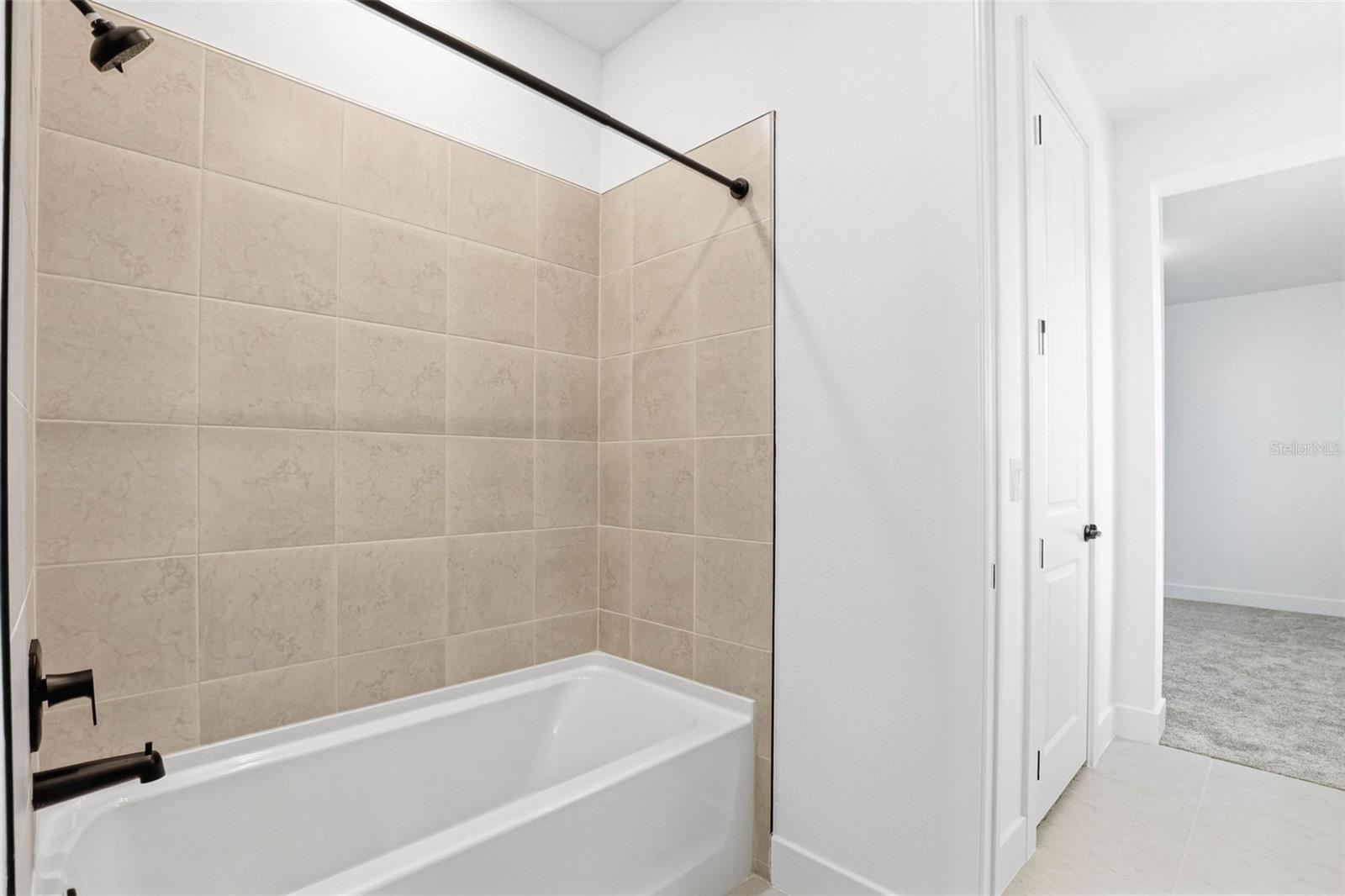 Image 53 of 90 For 6962 Jared Oaks Drive