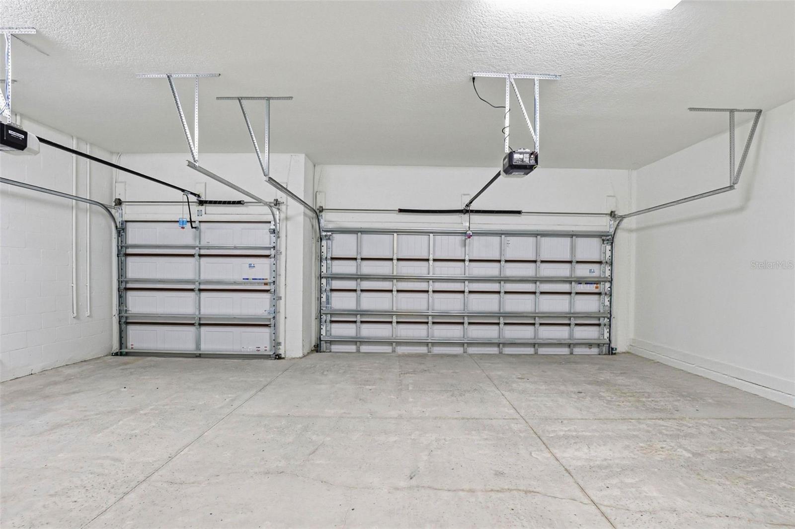 Image 68 of 90 For 6962 Jared Oaks Drive