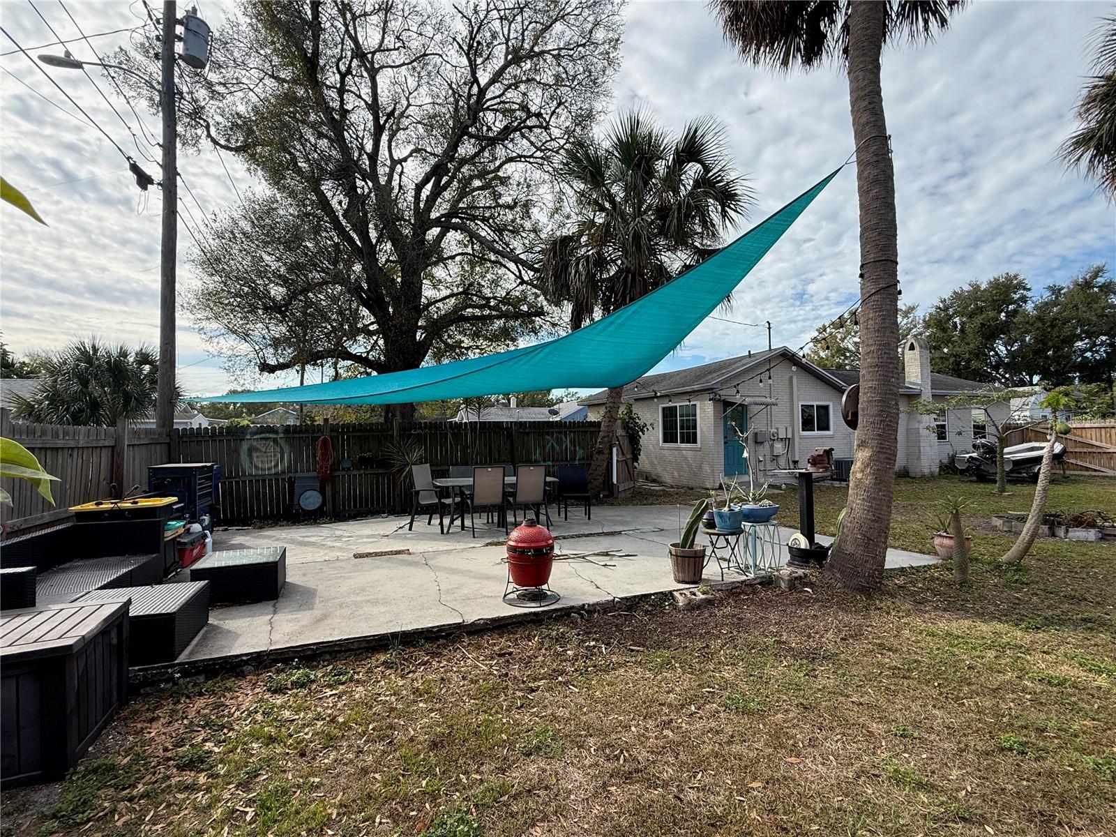 Listing photo id 9 for 3317 18th Street N