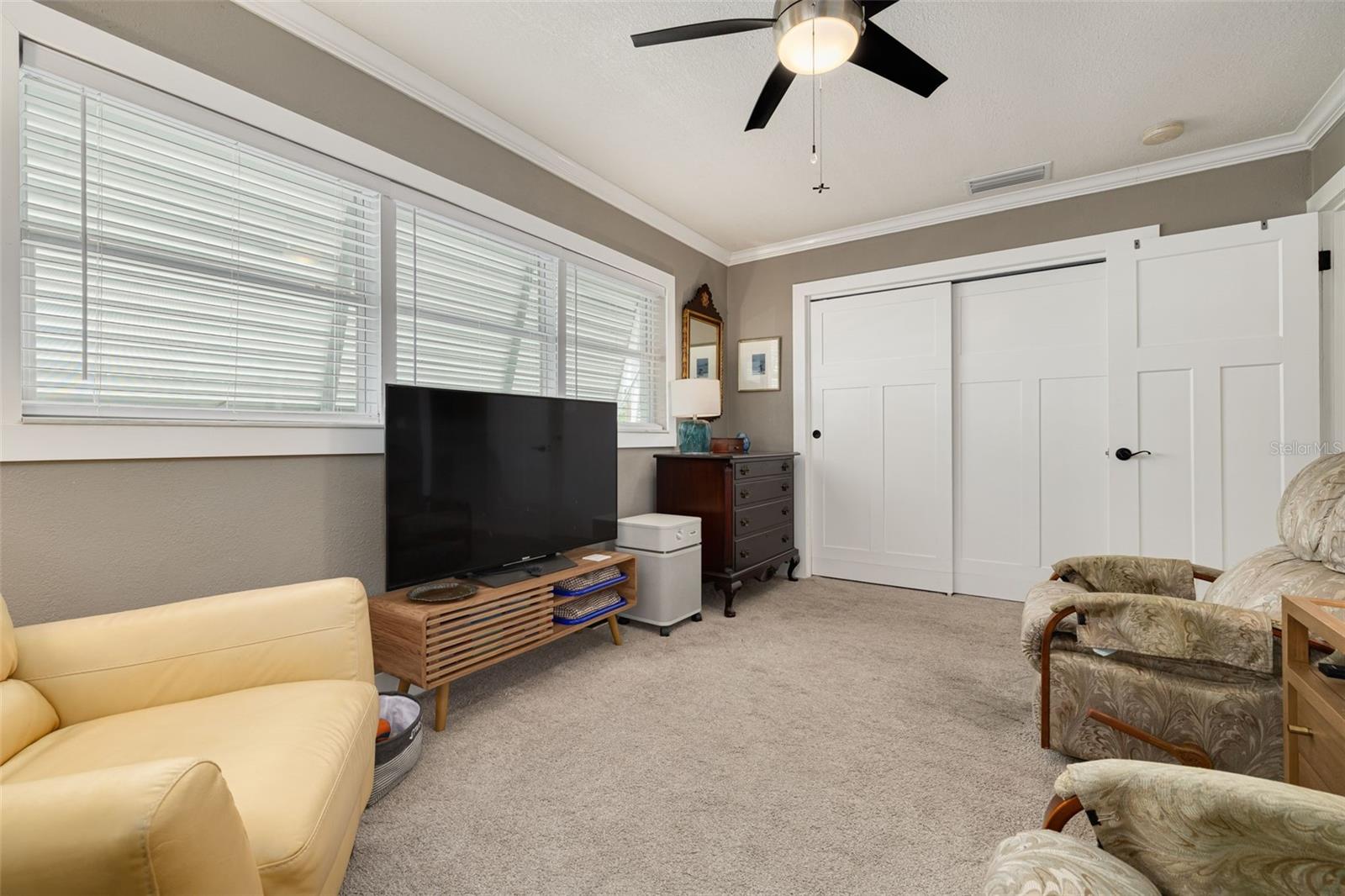 Image 13 of 22 For 6012 Tangerine Avenue S