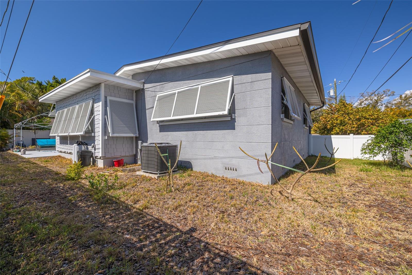 Image 20 of 22 For 6012 Tangerine Avenue S