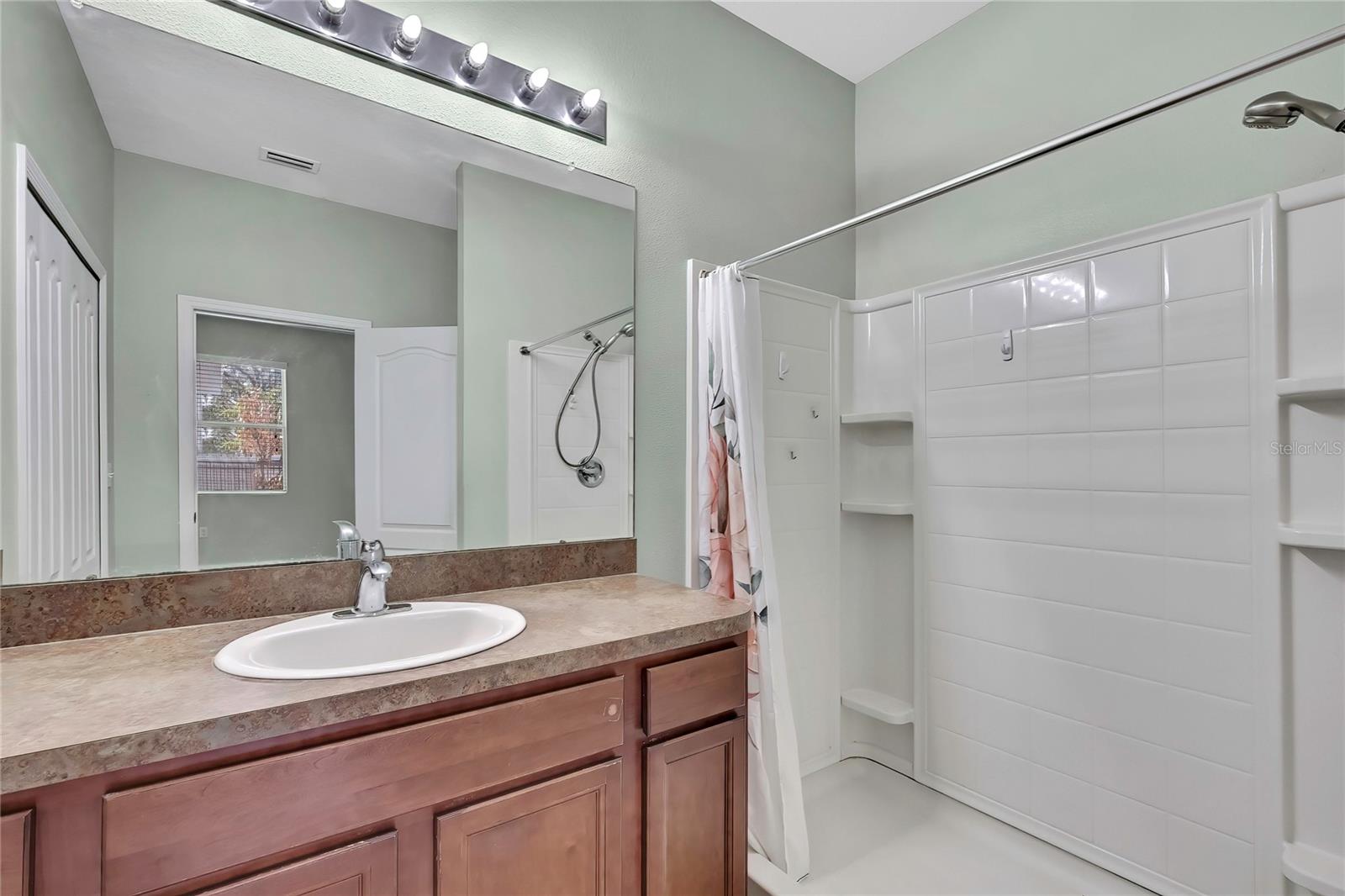 Listing photo id 14 for 651 Breezeway Court