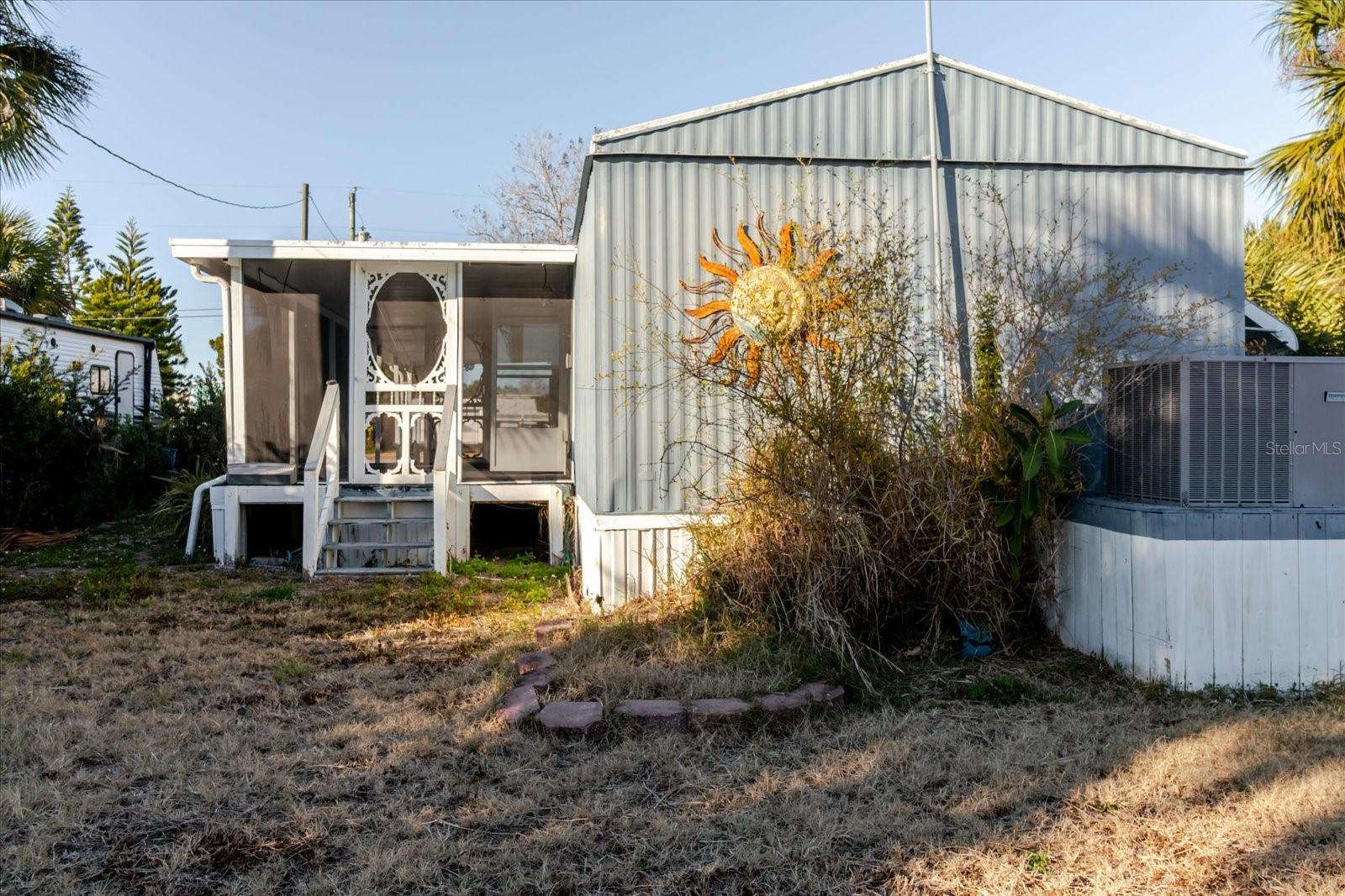 Image 19 of 24 For 7022 Fair Lane