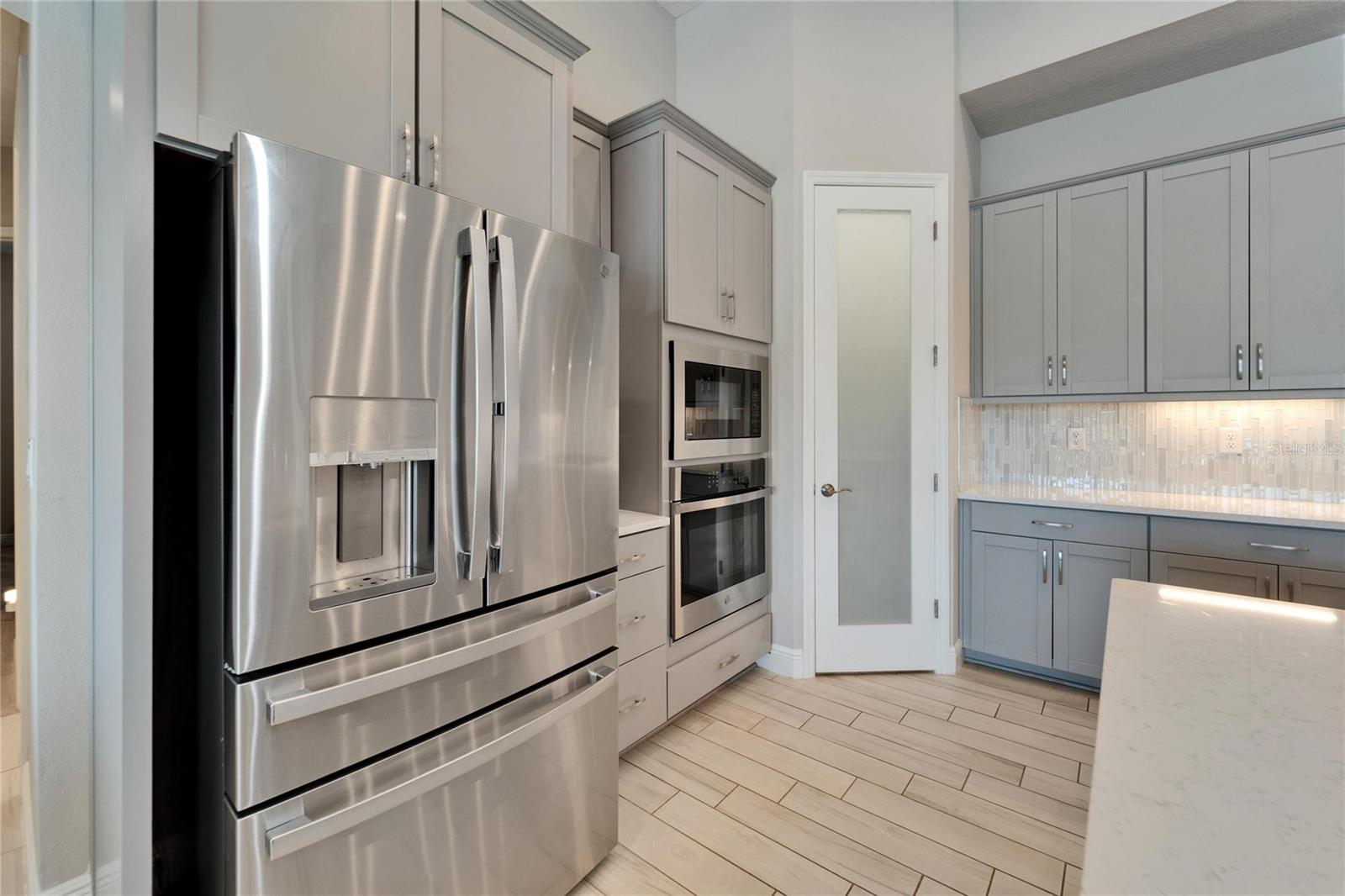 Image 18 of 79 For 14239 Swiss Bridge Drive