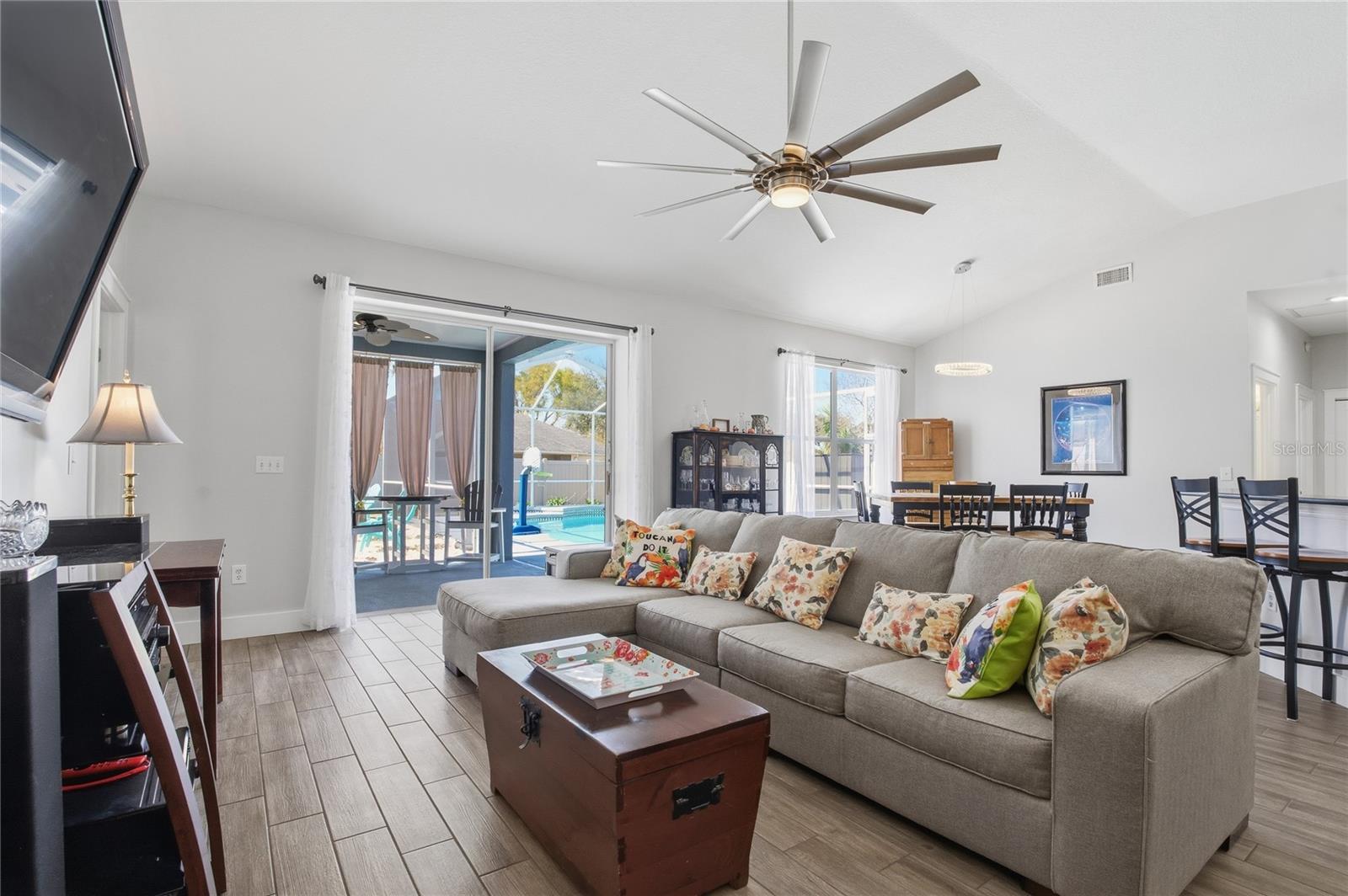 Image 15 of 49 For 17434 Isbell Lane