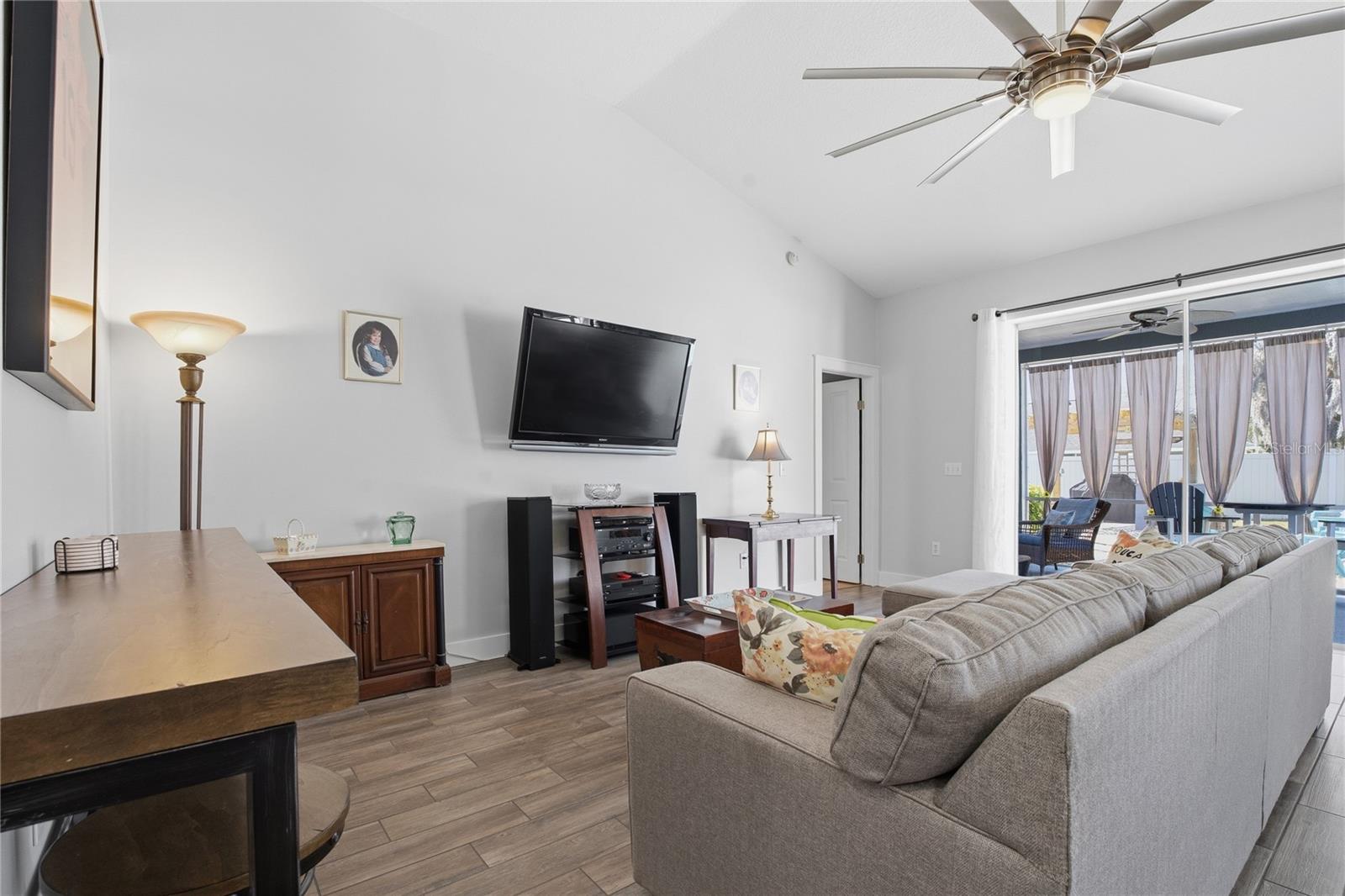 Image 16 of 49 For 17434 Isbell Lane