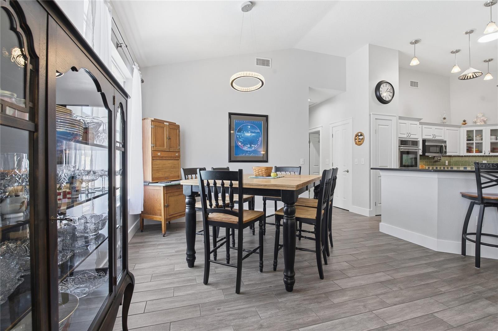 Image 17 of 49 For 17434 Isbell Lane