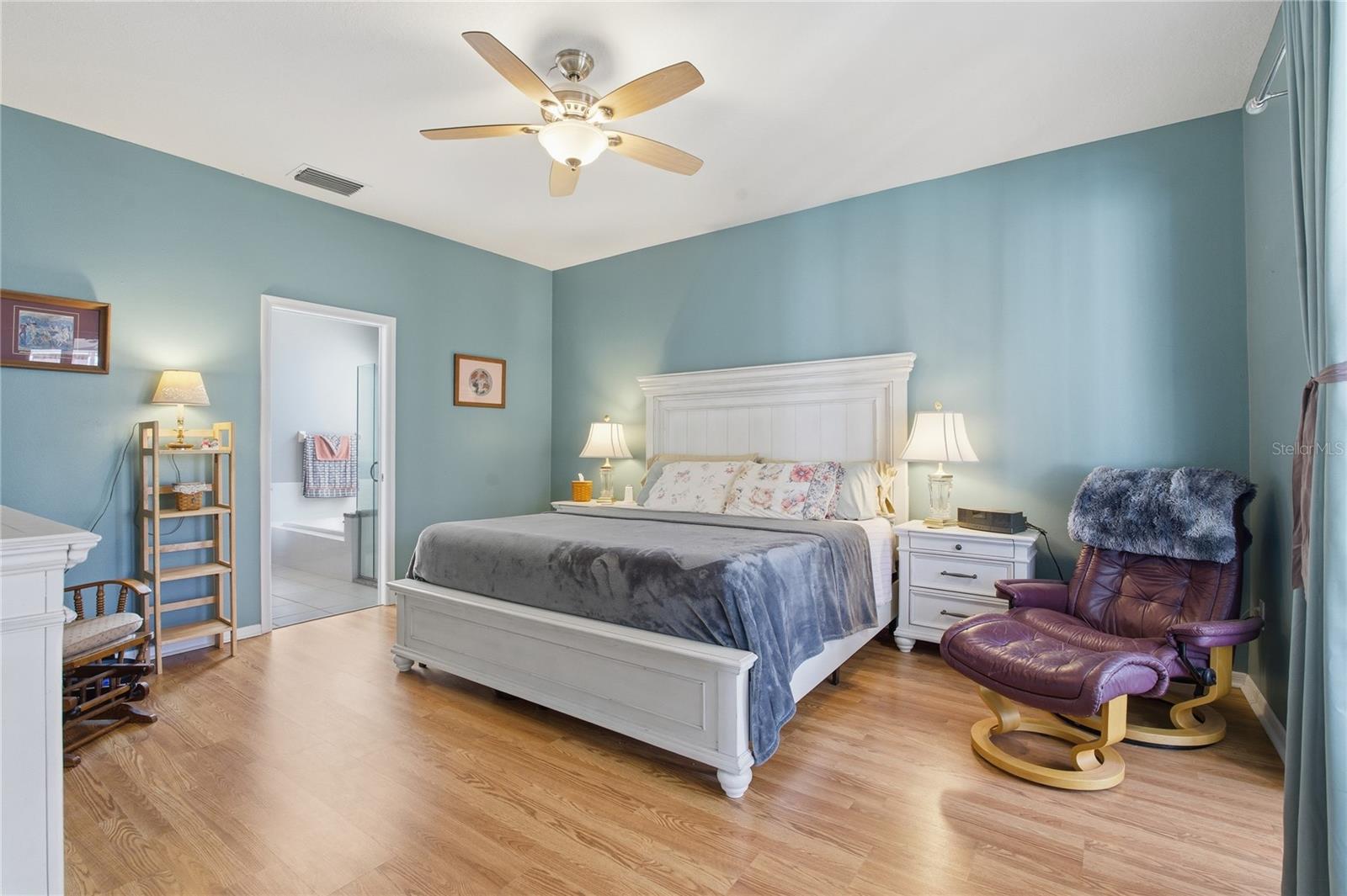 Image 19 of 49 For 17434 Isbell Lane