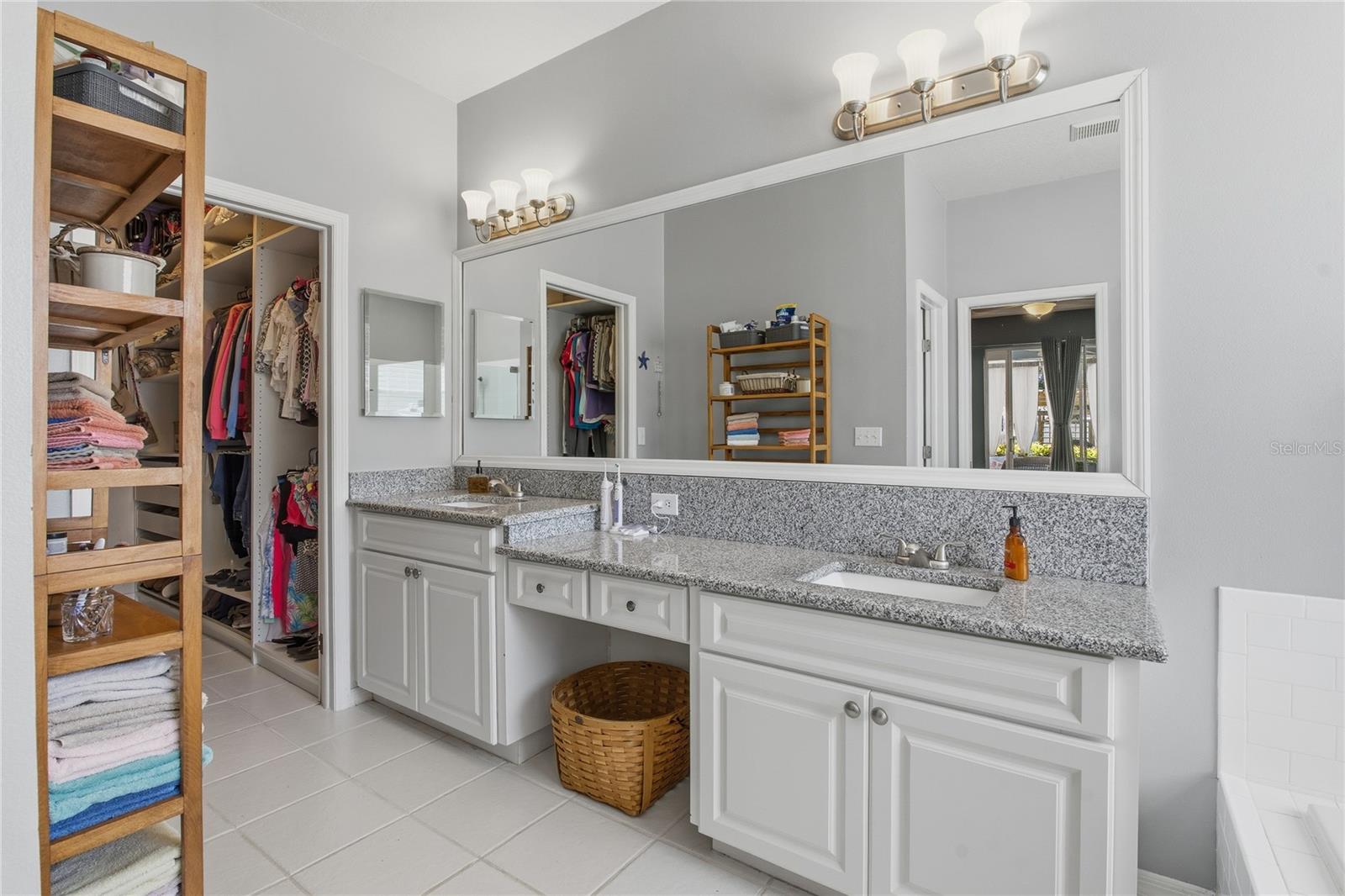 Image 23 of 49 For 17434 Isbell Lane