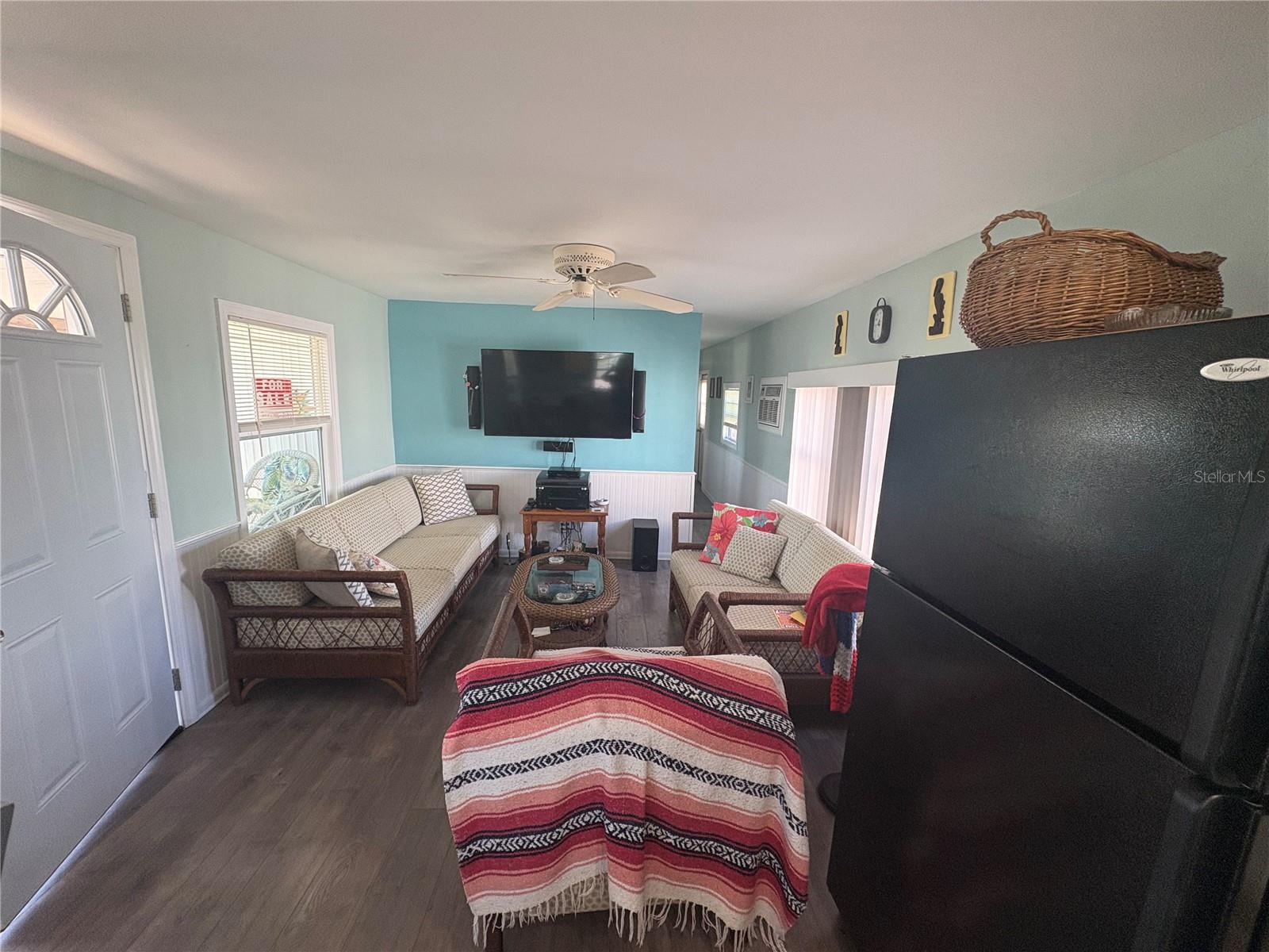 Image 12 of 40 For 12766 Seminole Boulevard 44