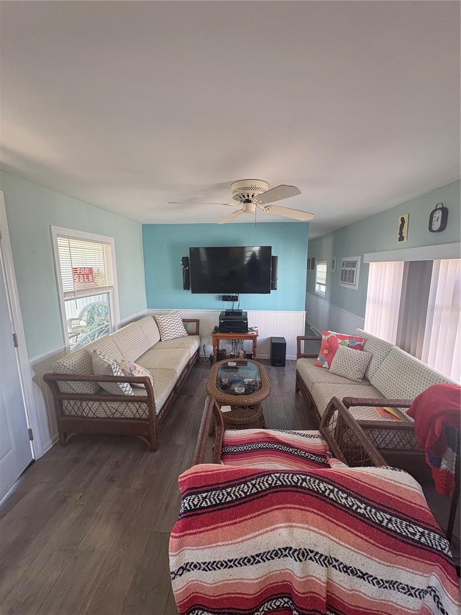 Image 13 of 40 For 12766 Seminole Boulevard 44