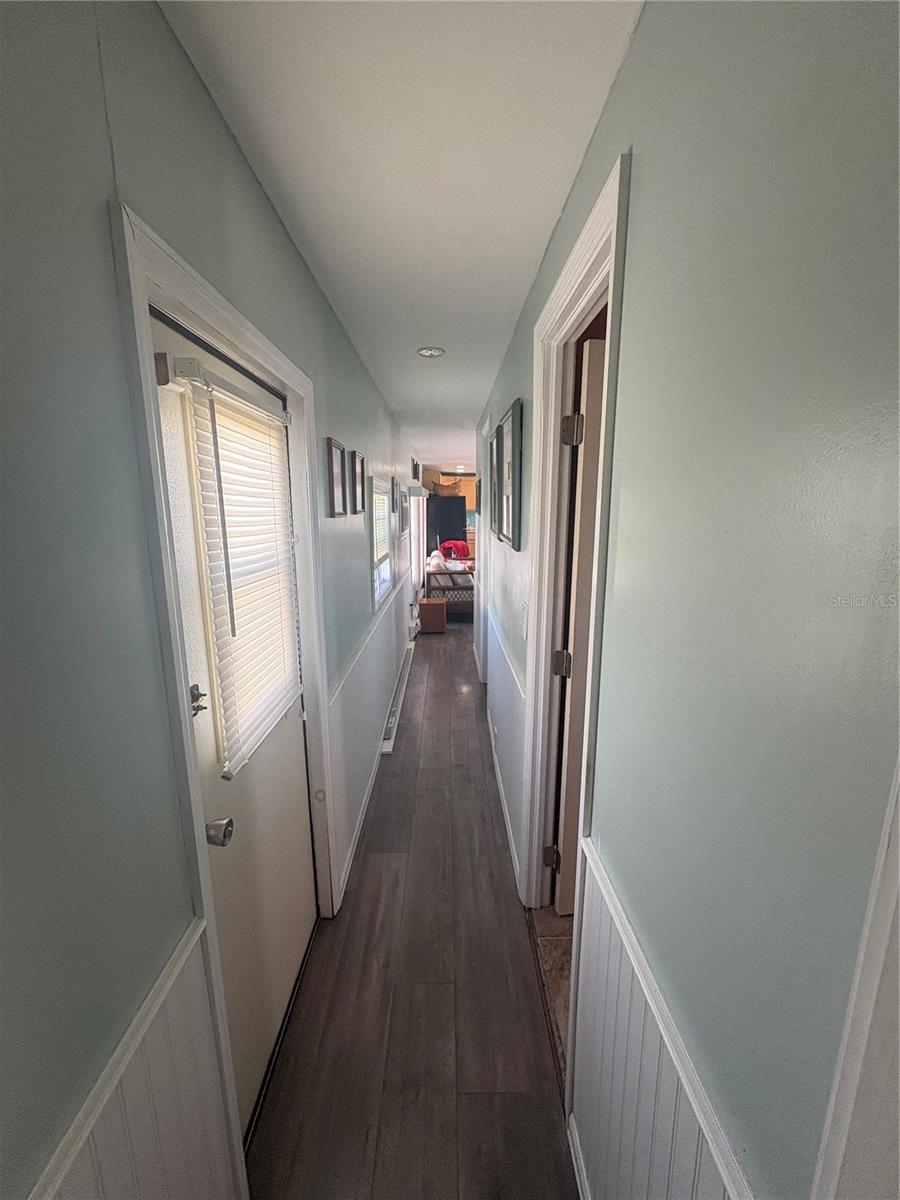 Image 18 of 40 For 12766 Seminole Boulevard 44