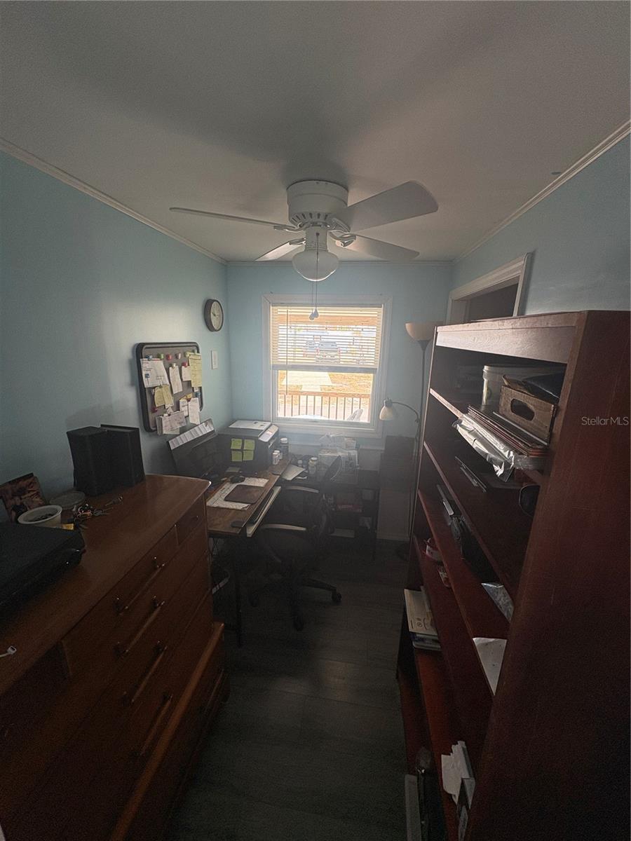 Image 22 of 40 For 12766 Seminole Boulevard 44