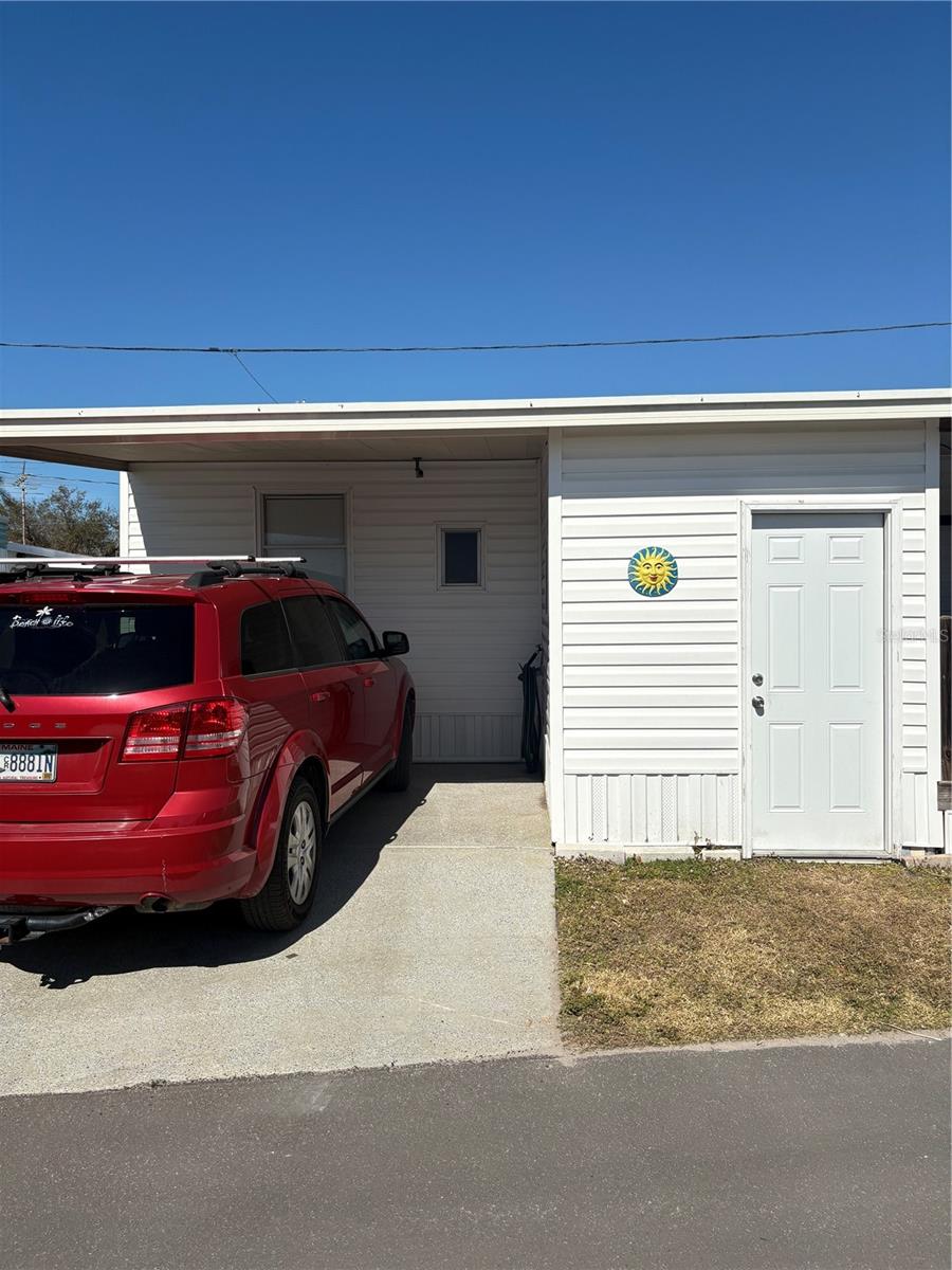 Image 28 of 40 For 12766 Seminole Boulevard 44