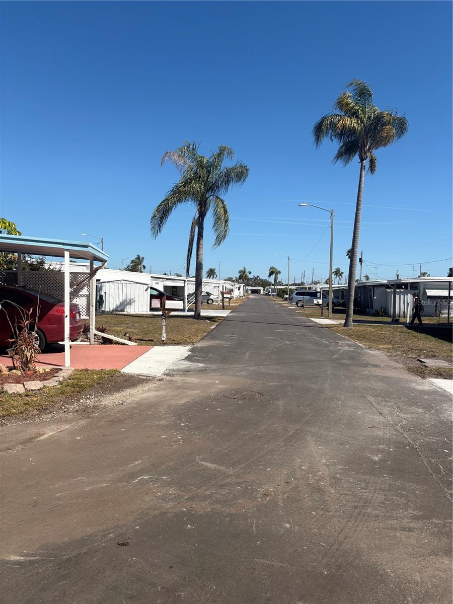 Image 29 of 40 For 12766 Seminole Boulevard 44