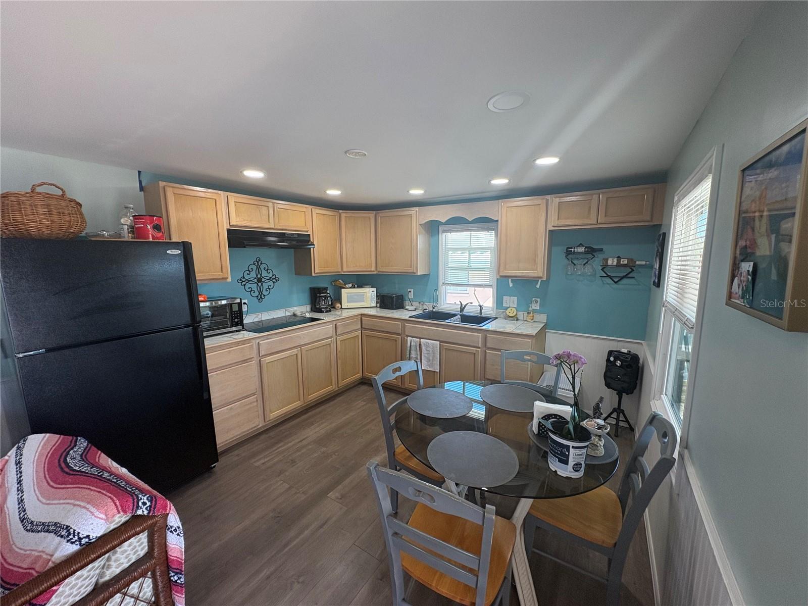 Image 8 of 40 For 12766 Seminole Boulevard 44