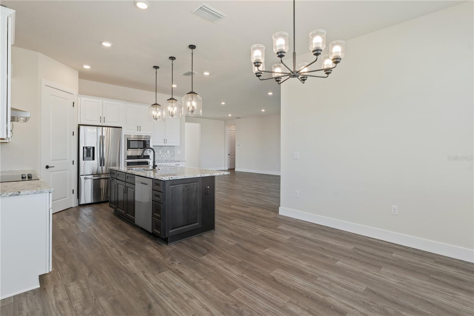 Image 14 of 43 For 8749 Drummer Plank Drive