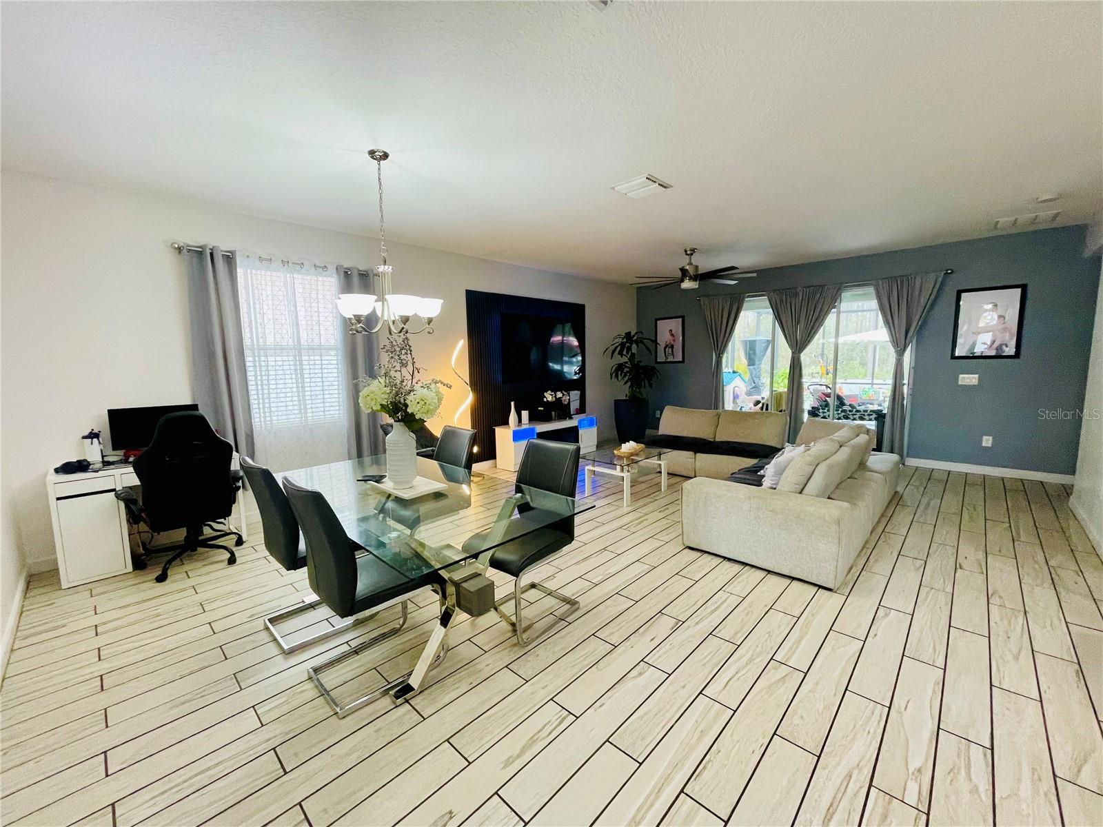 Image 6 of 24 For 12326 Jillian Circle