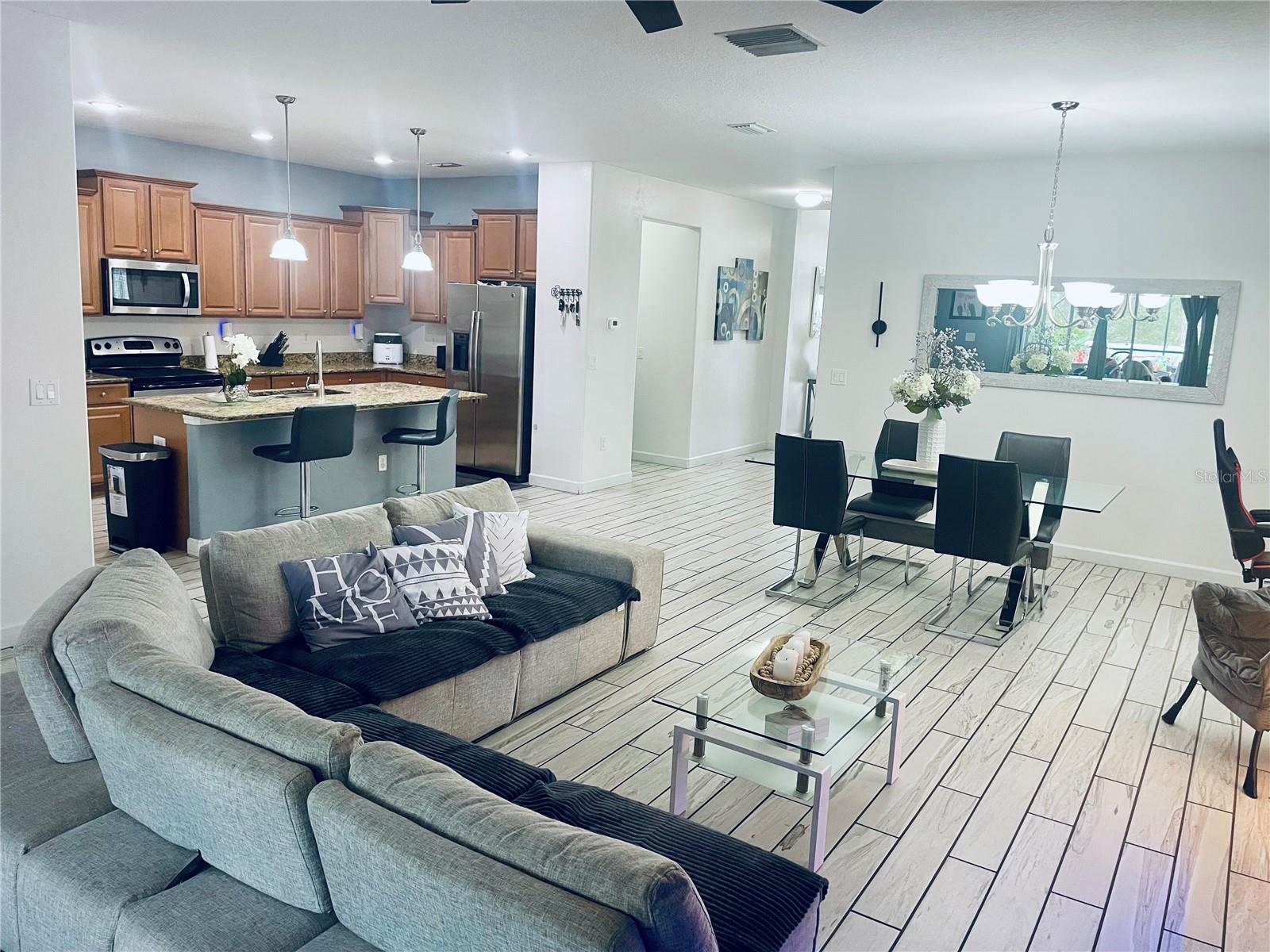 Image 7 of 24 For 12326 Jillian Circle