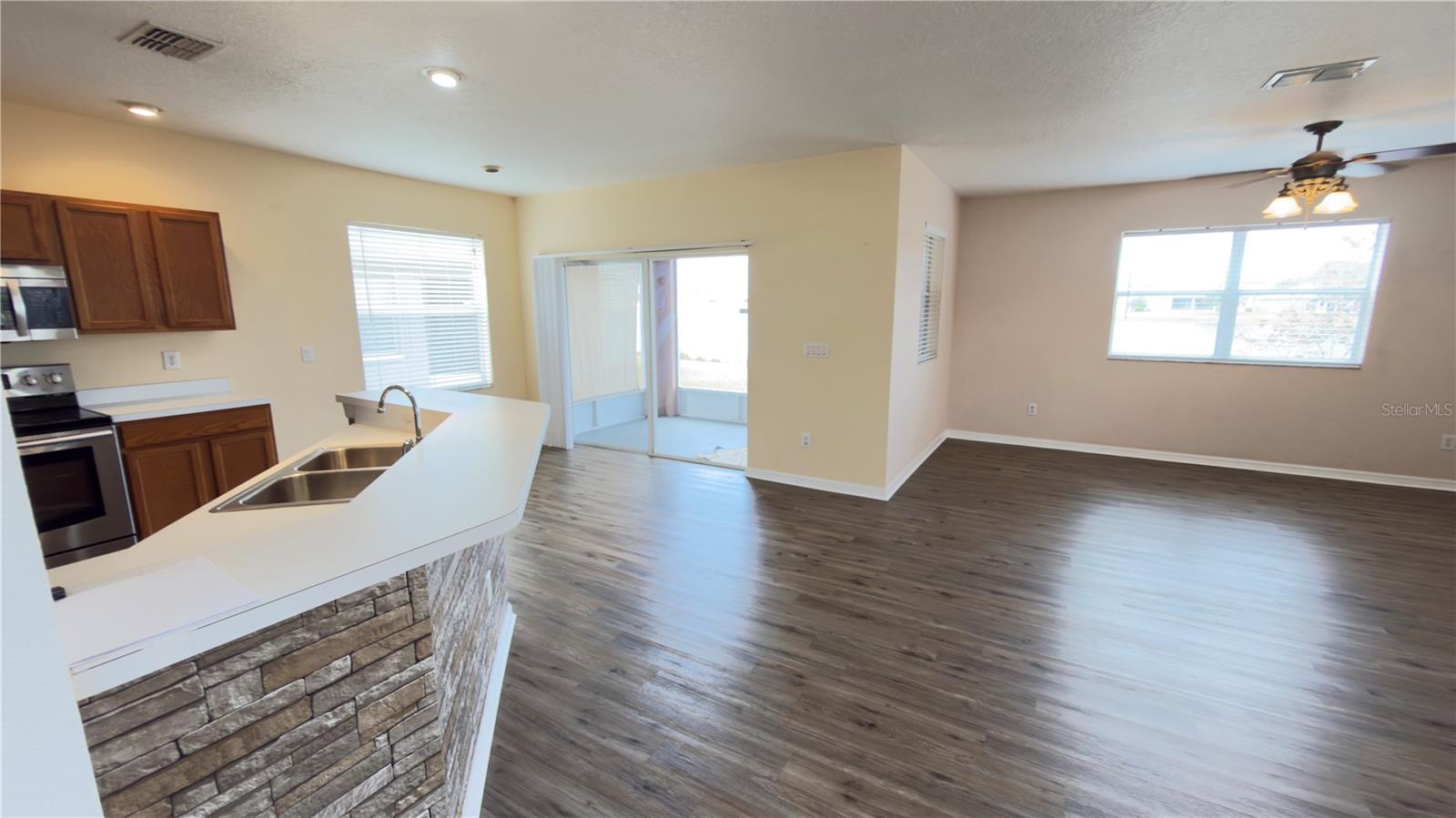 Image 14 of 40 For 31405 Triborough Drive