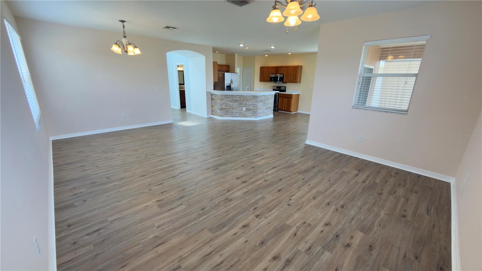 Image 15 of 40 For 31405 Triborough Drive