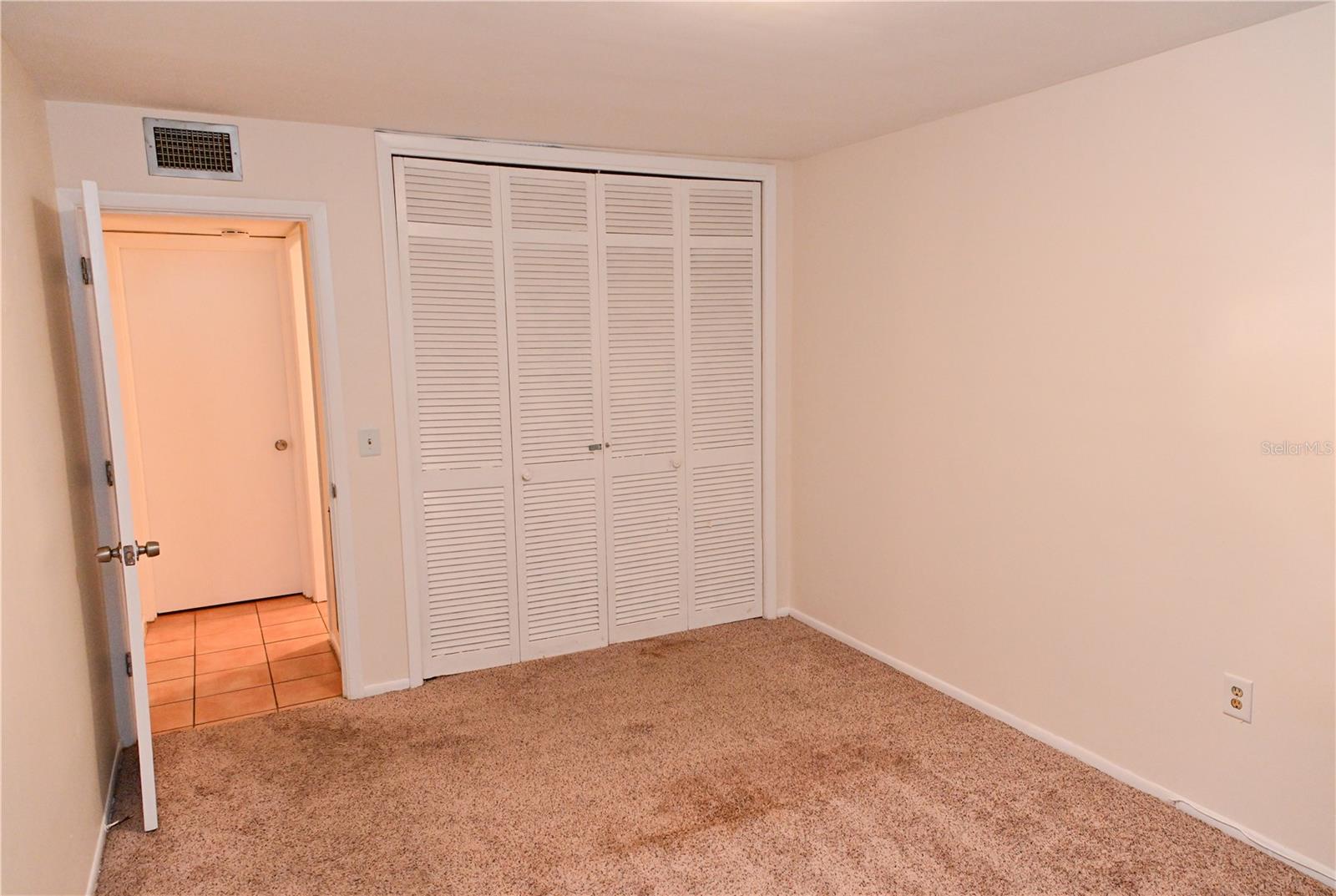 Listing photo id 6 for 1433 Belcher Road E4