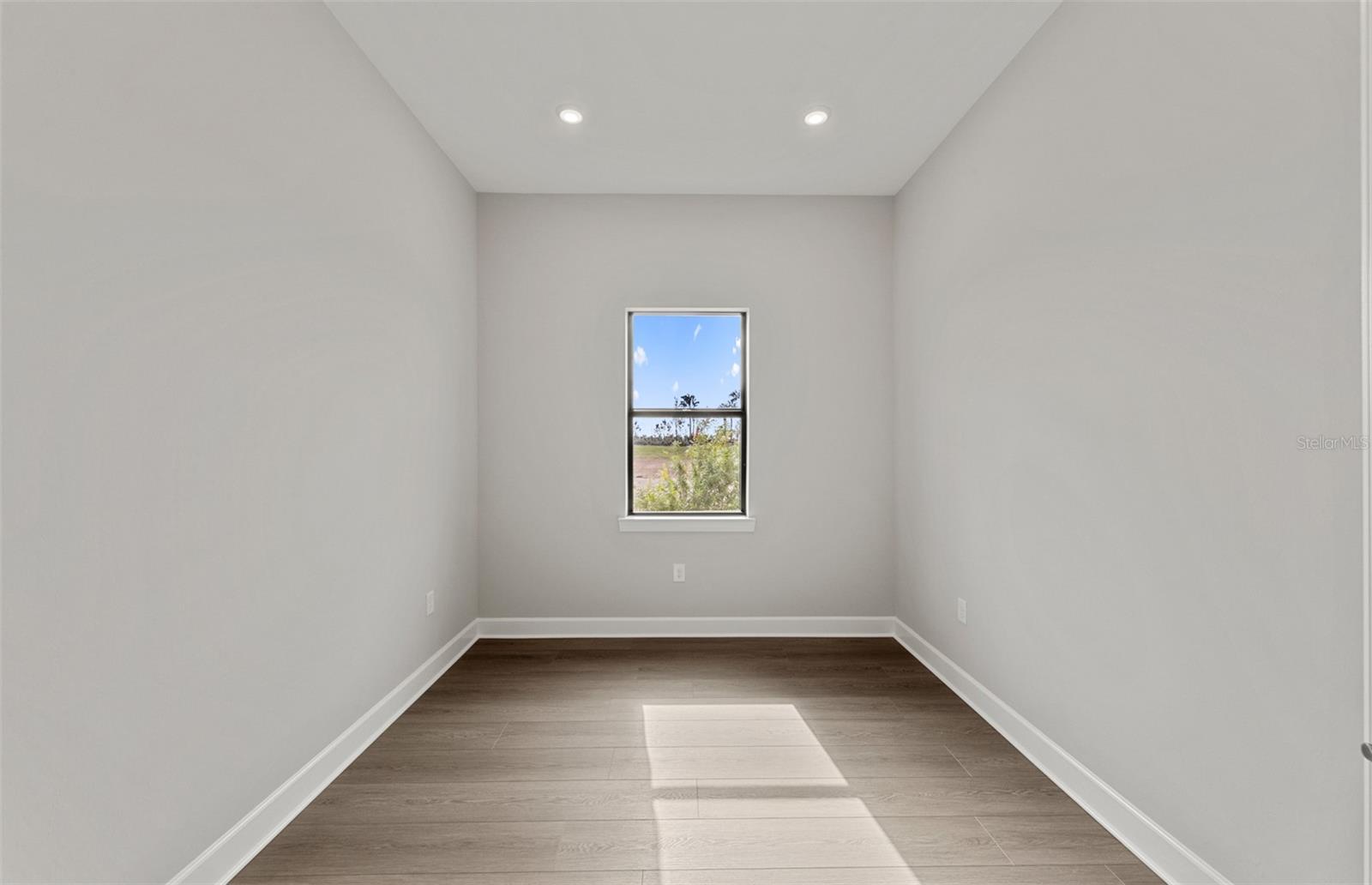 Image 13 of 33 For 4835 Ivy Pearl Way