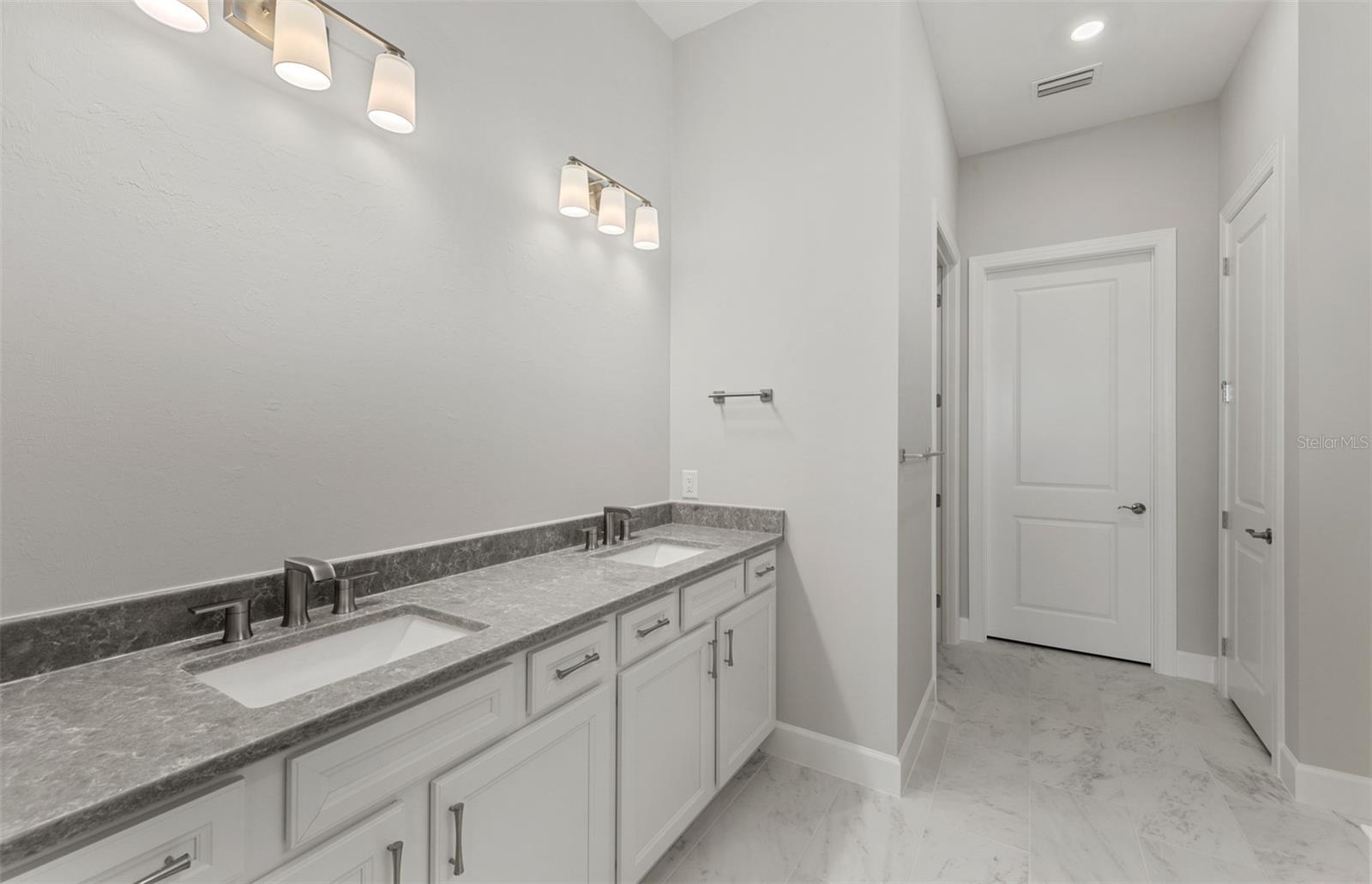 Image 27 of 33 For 4835 Ivy Pearl Way