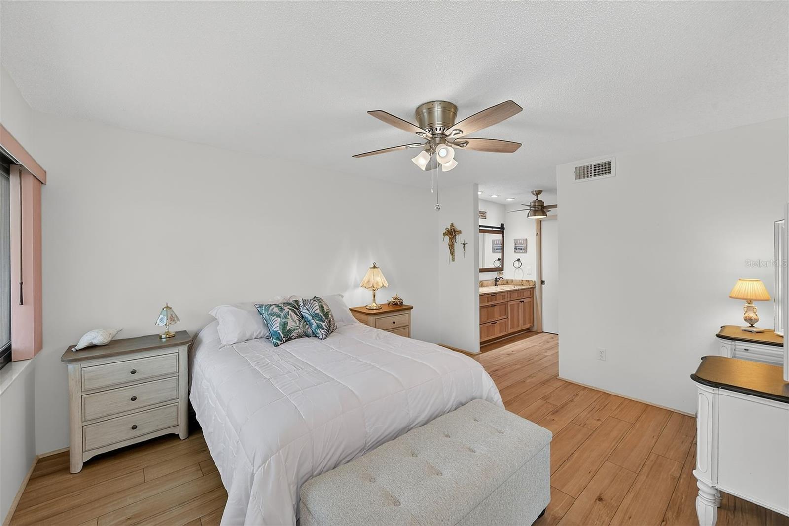 Image 18 of 61 For 12300 Vonn Road 2204