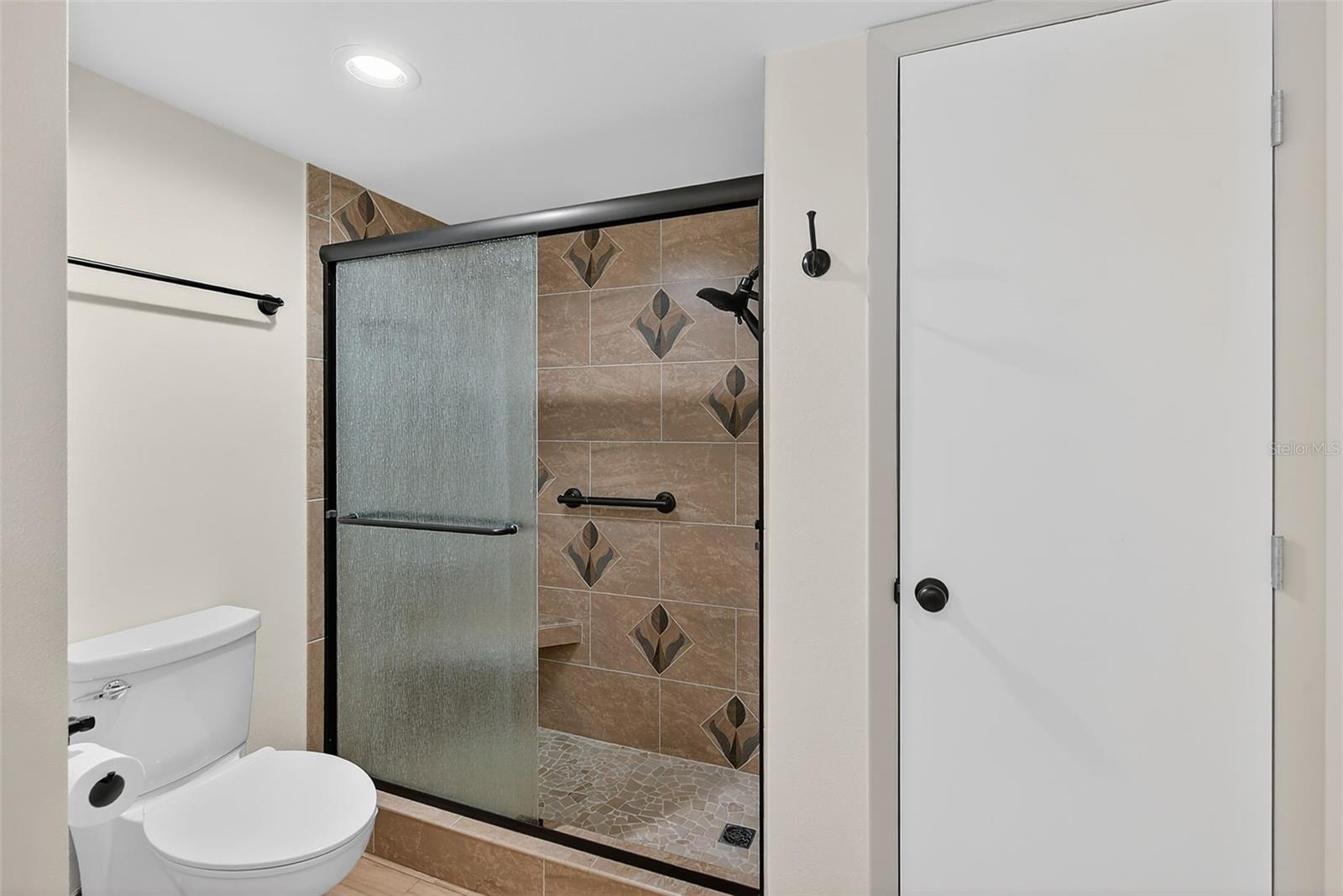 Image 23 of 61 For 12300 Vonn Road 2204