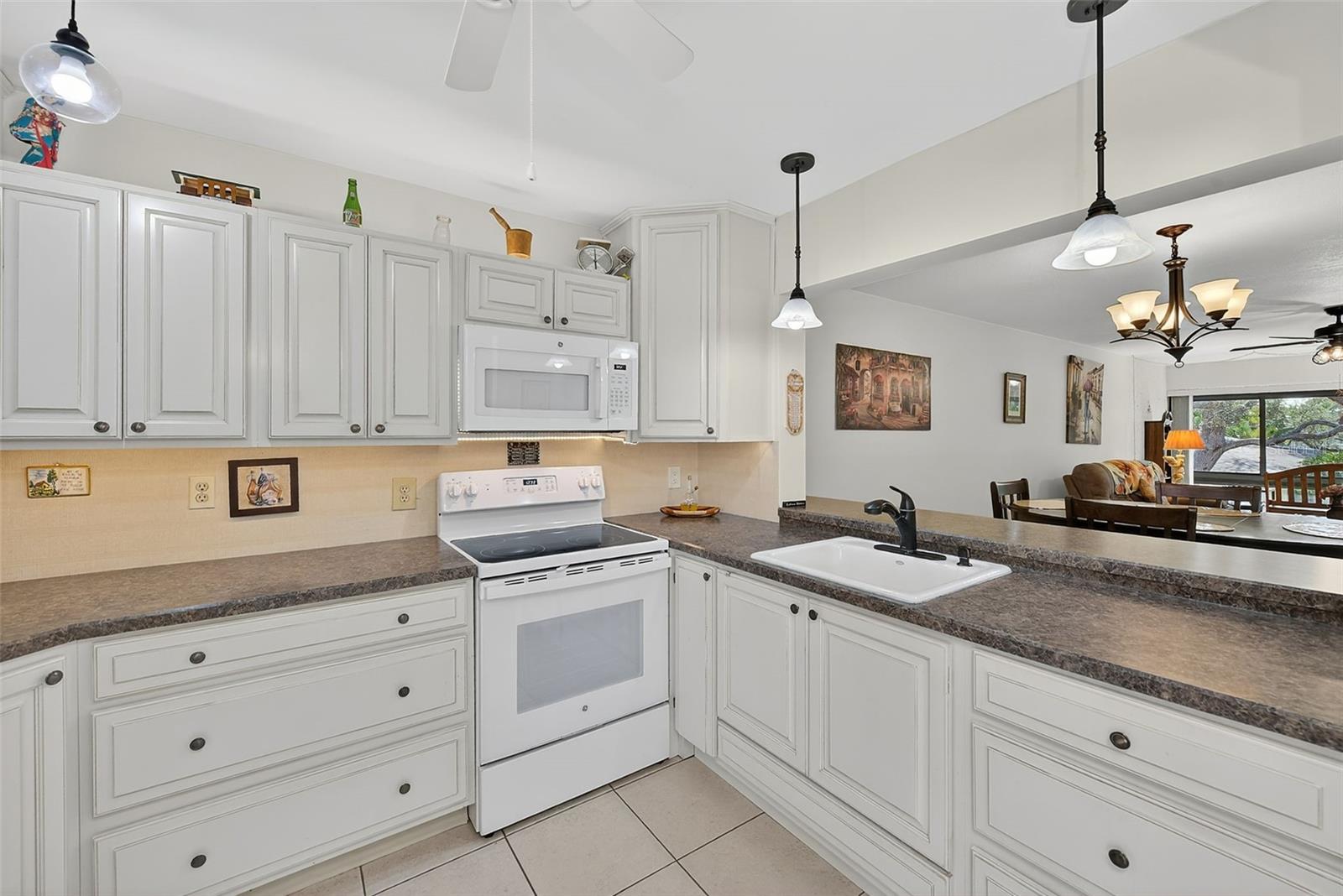 Image 6 of 61 For 12300 Vonn Road 2204