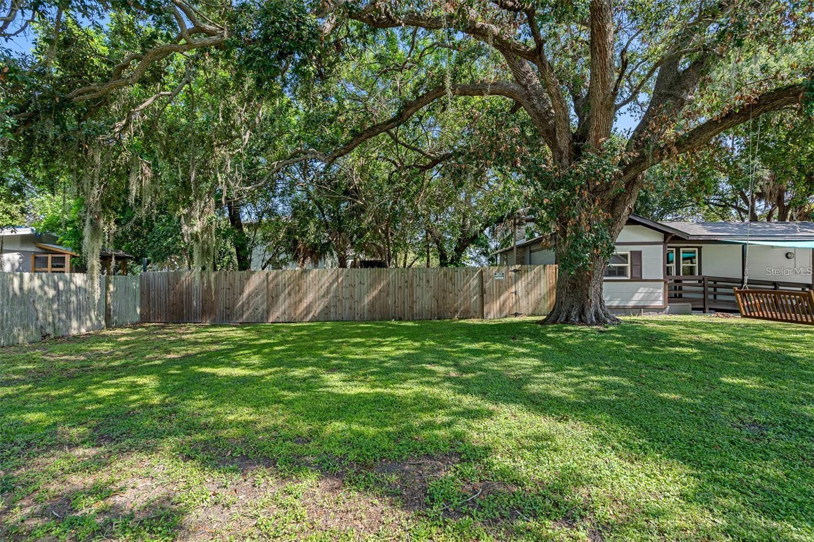 Listing photo id 8 for 835 35th Avenue S