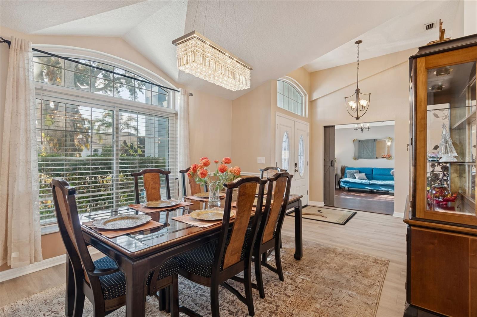 Listing photo id 8 for 10022 Oxford Chapel Drive